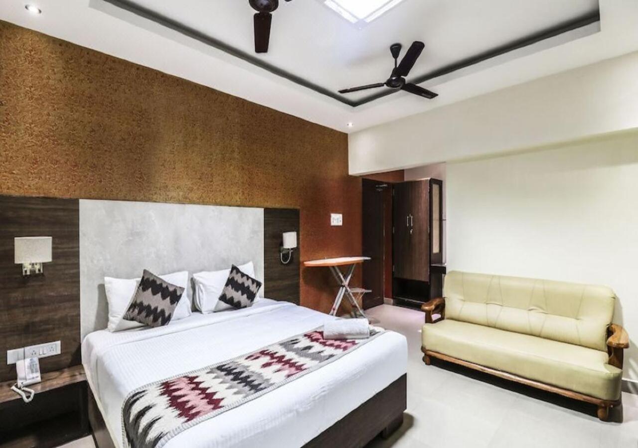 Deluxe Double or Twin Room - Photo 12