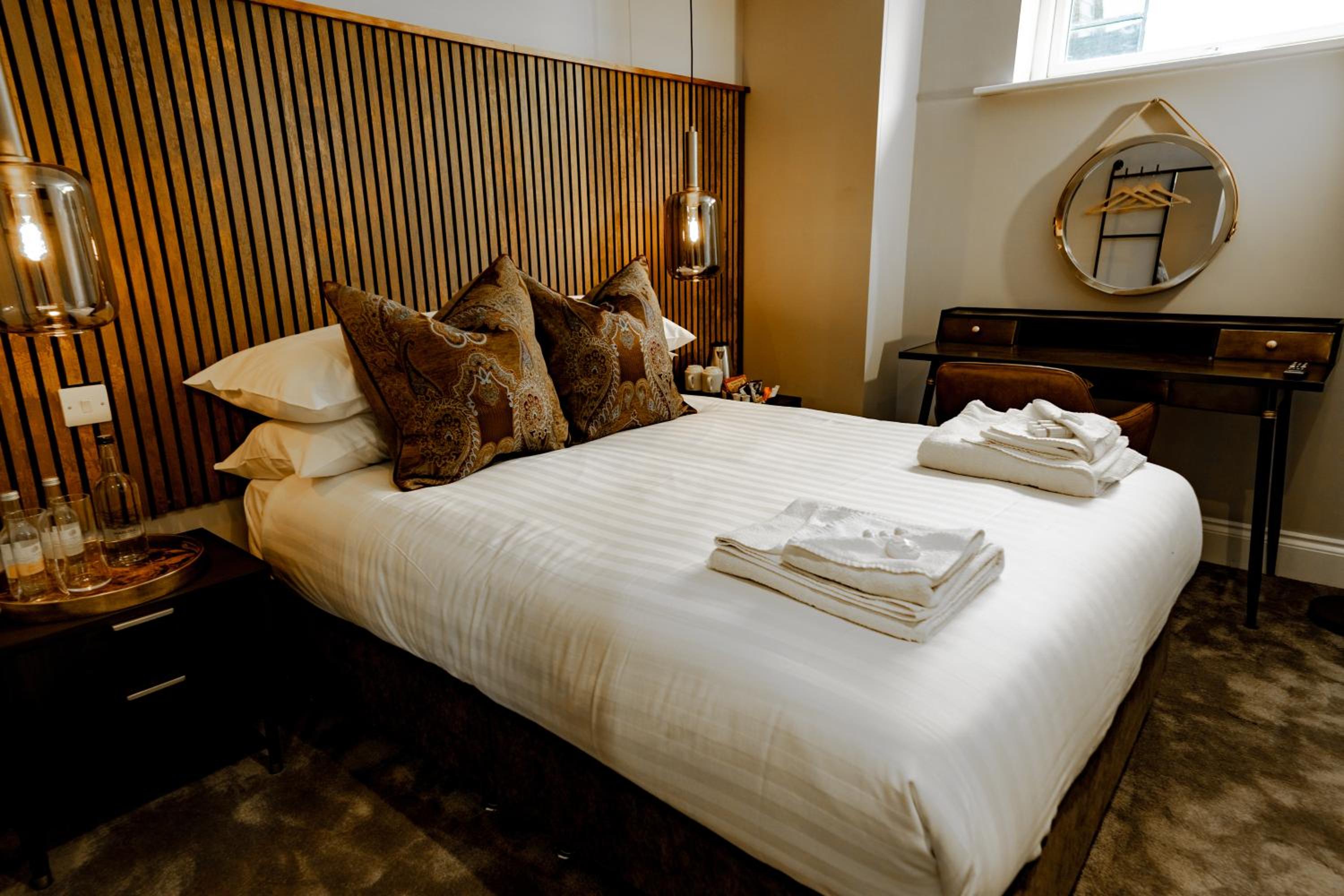 Standard Double Room - Photo 6