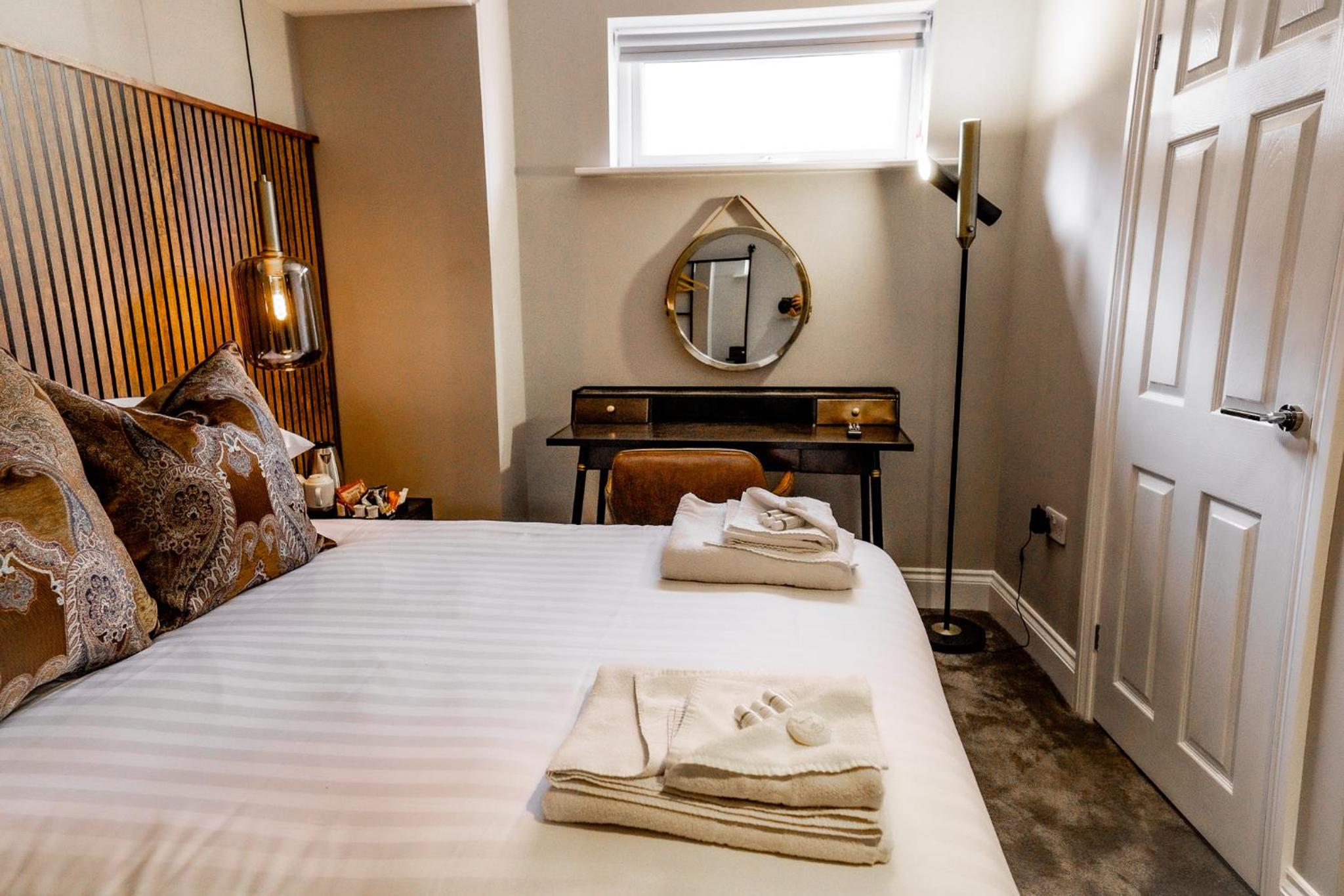 Standard Double Room - Photo 7