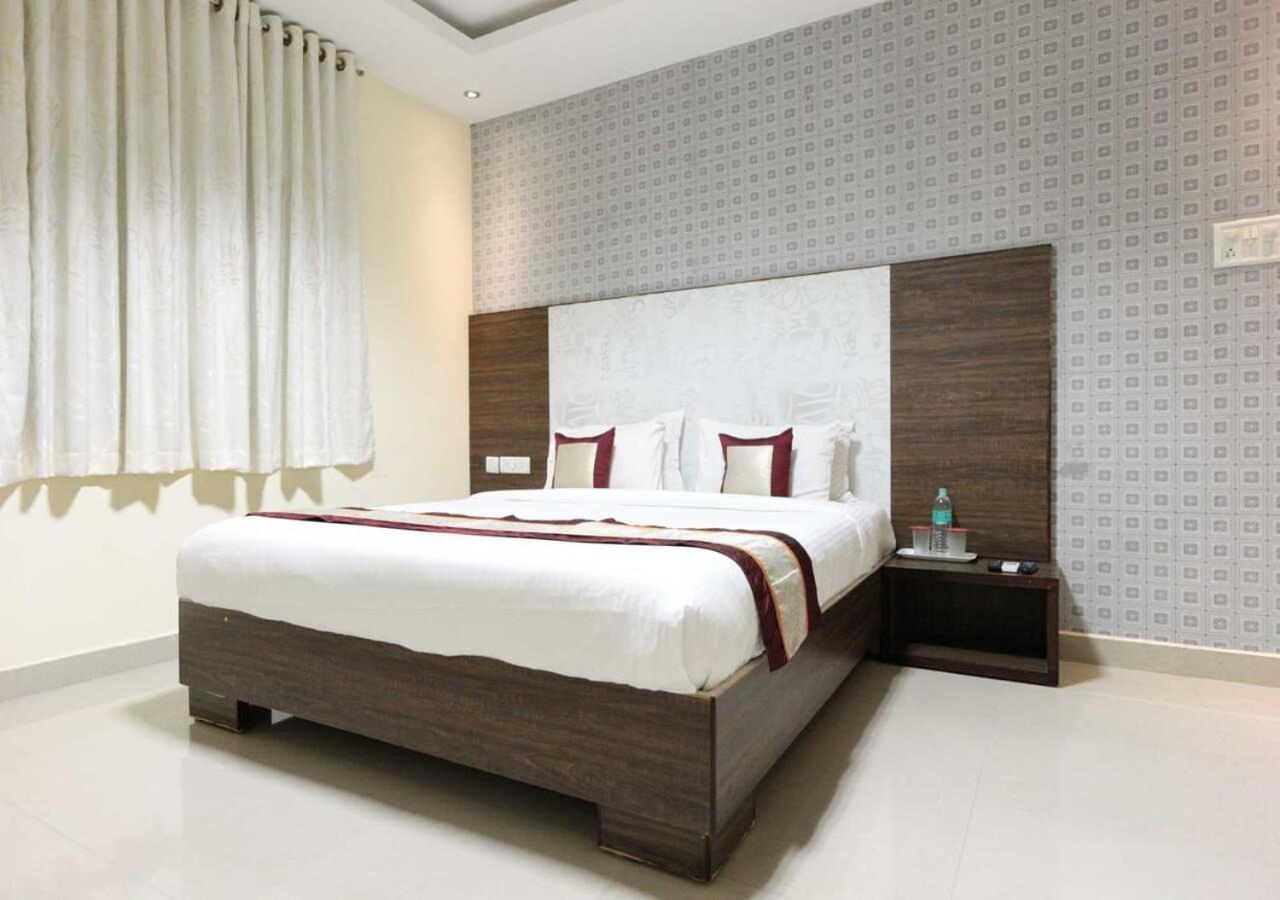 Deluxe Double or Twin Room - Photo 10