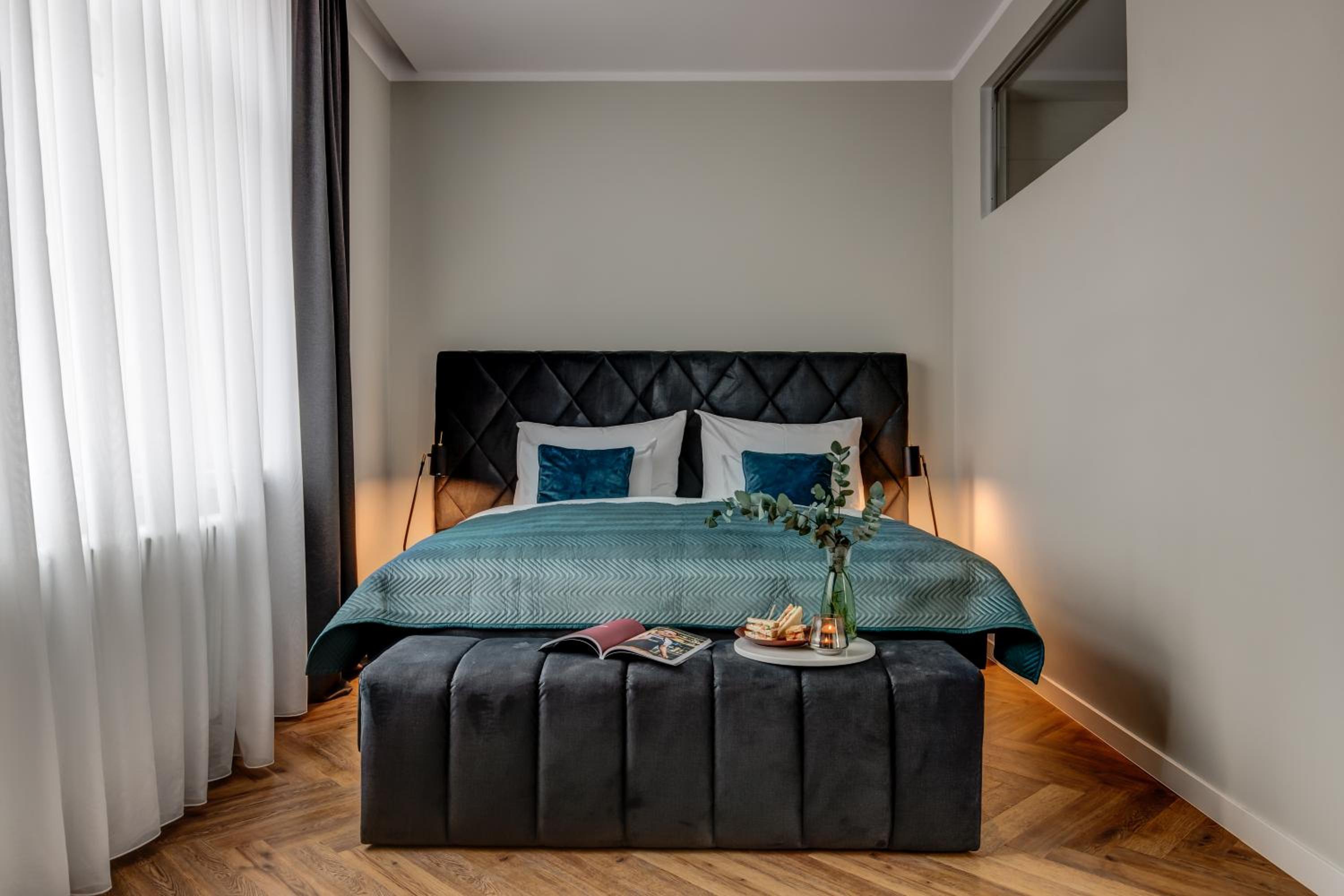 Deluxe King Suite - Photo 4