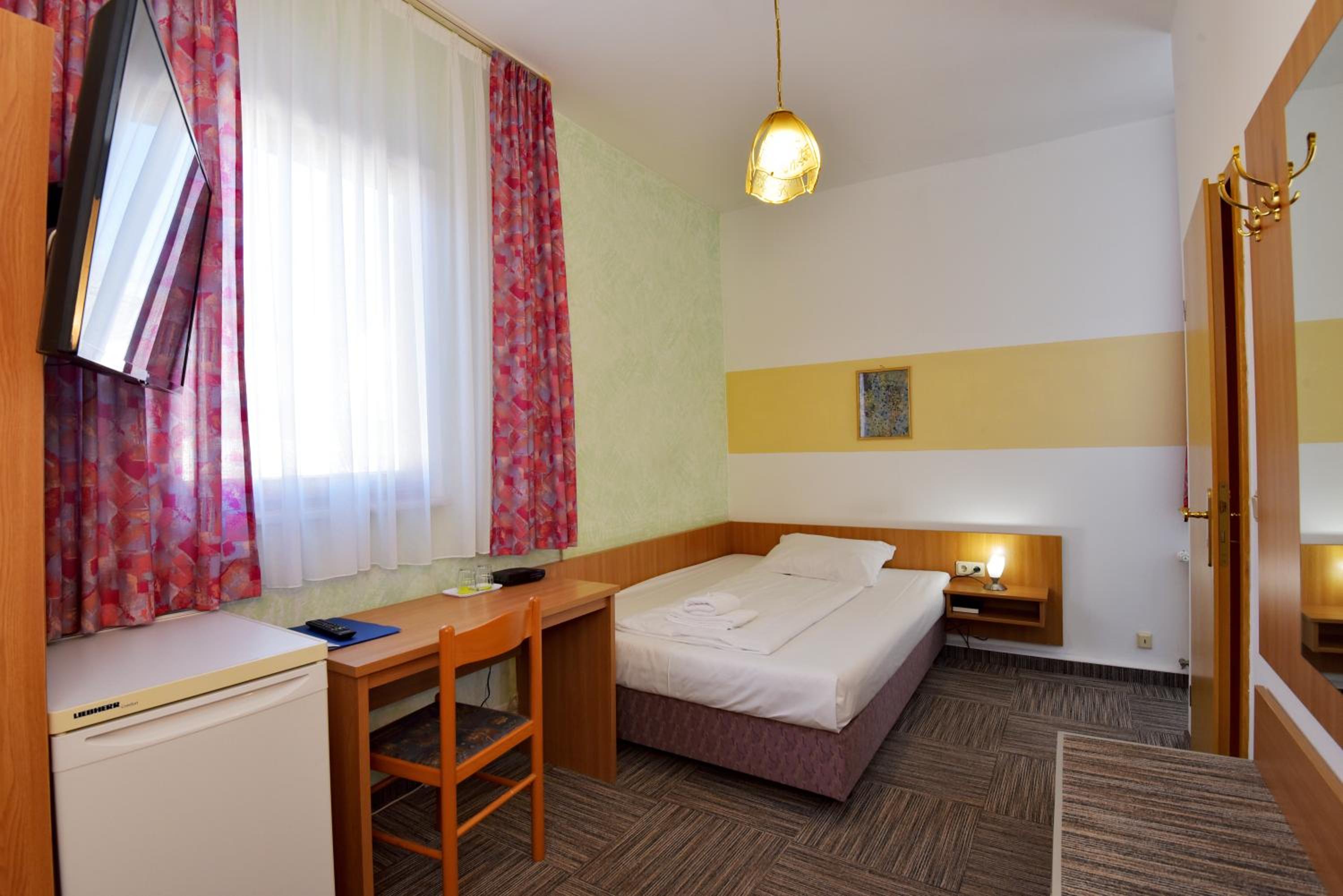 Single Room photo 1
