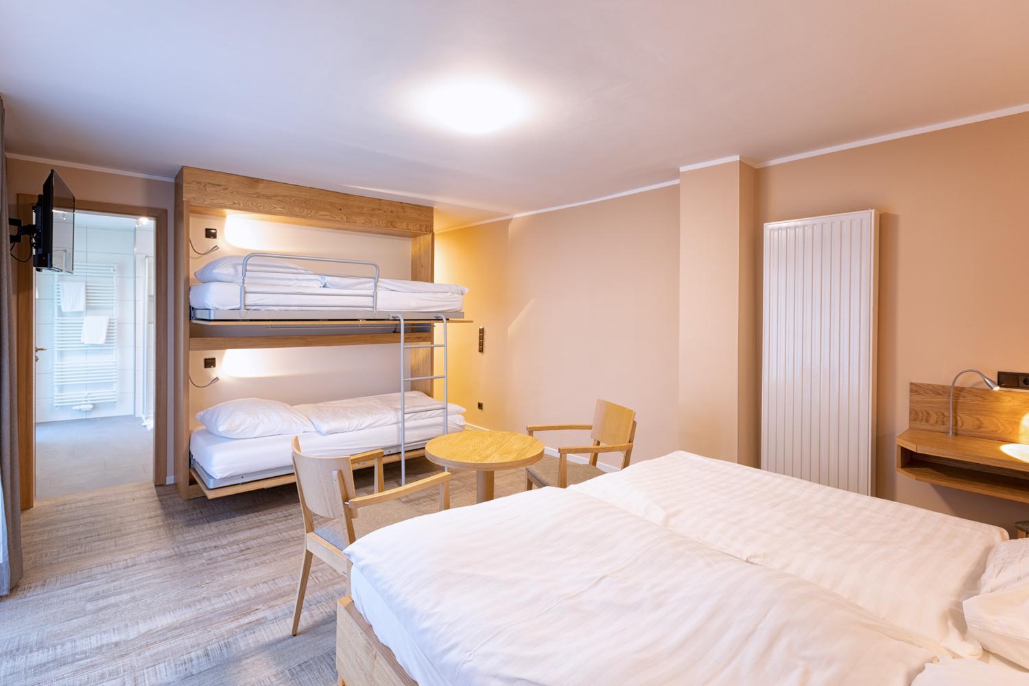 Comfort Quadruple Room - Photo 8