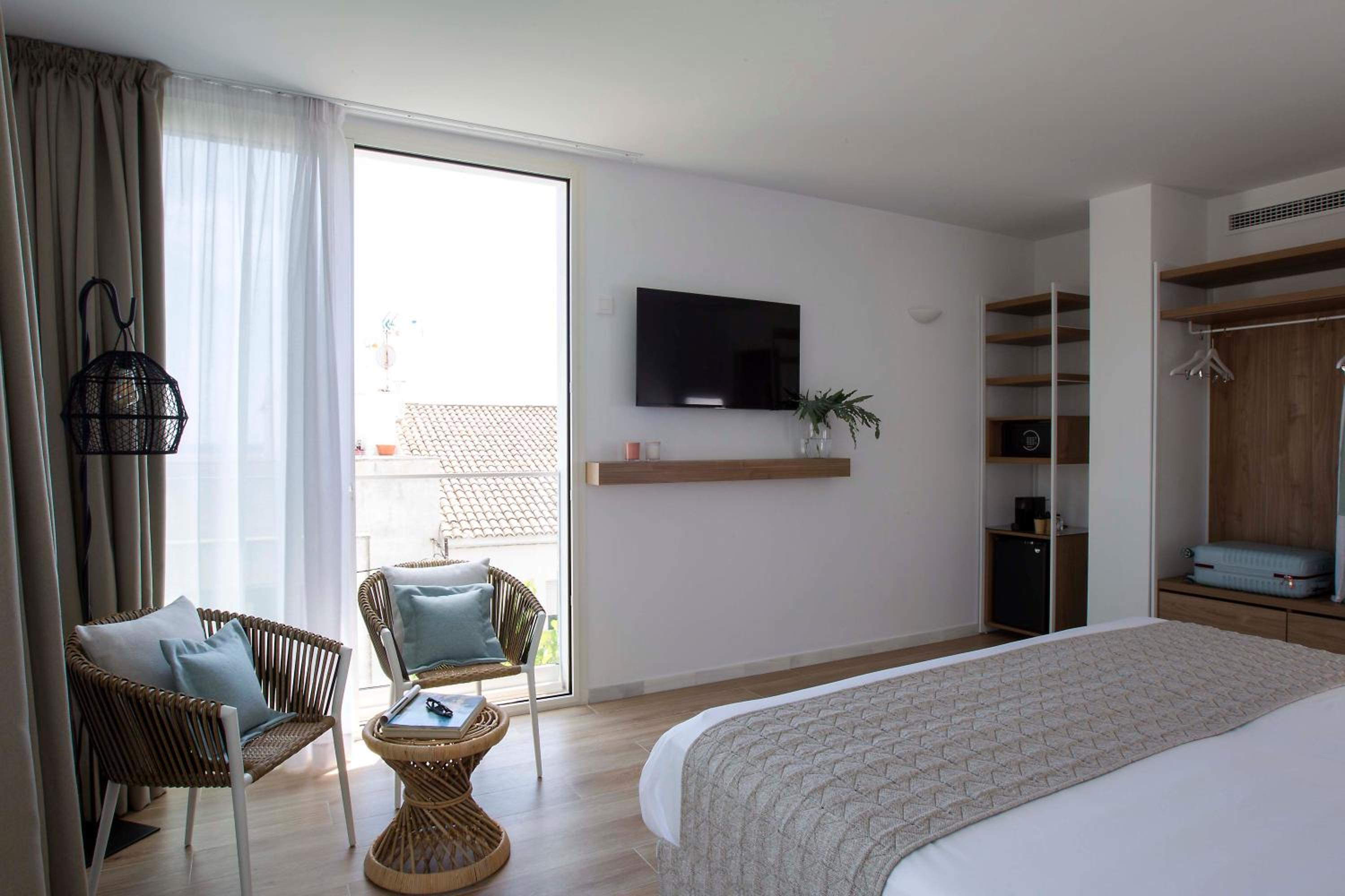 Double Room with Balcony and Sea View photo 2