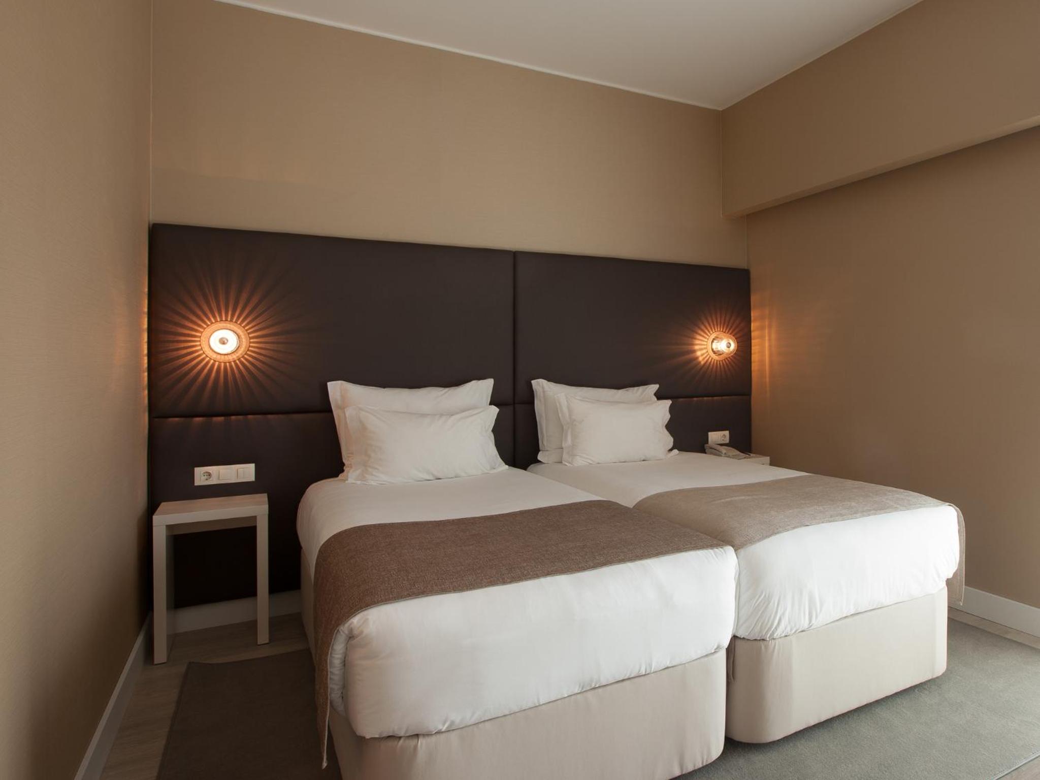 Standard Double or Twin Room - Photo 4