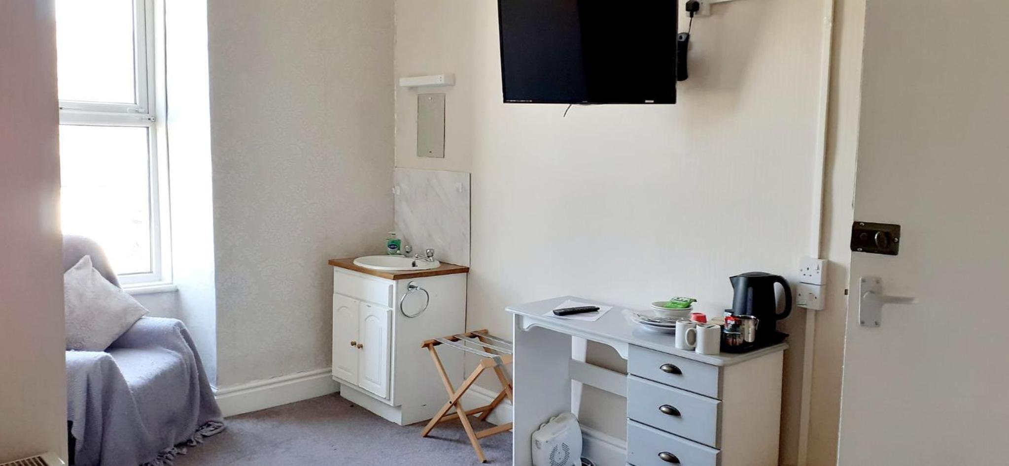 Double Room with Private Bathroom photo 3