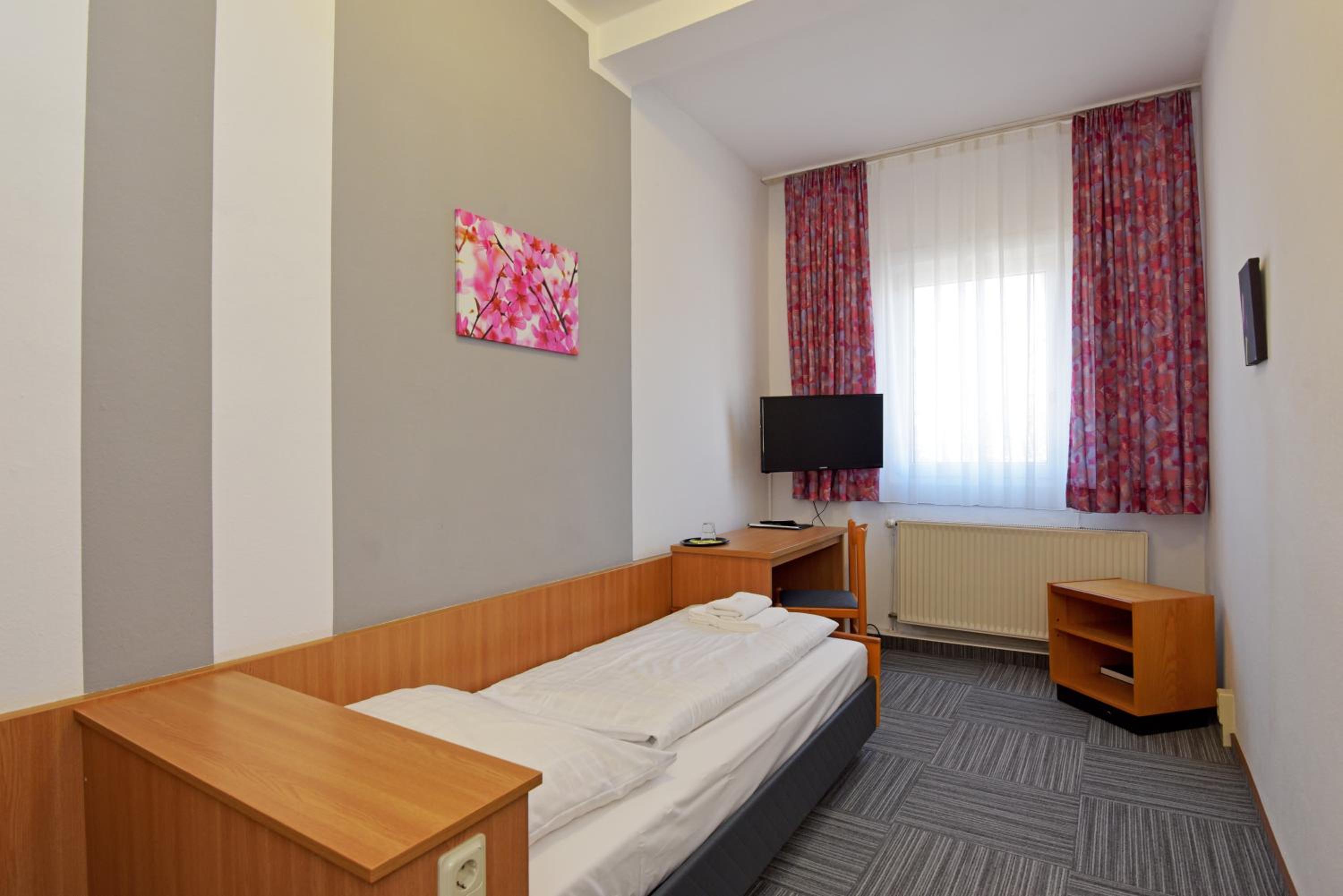 Single Room photo 2
