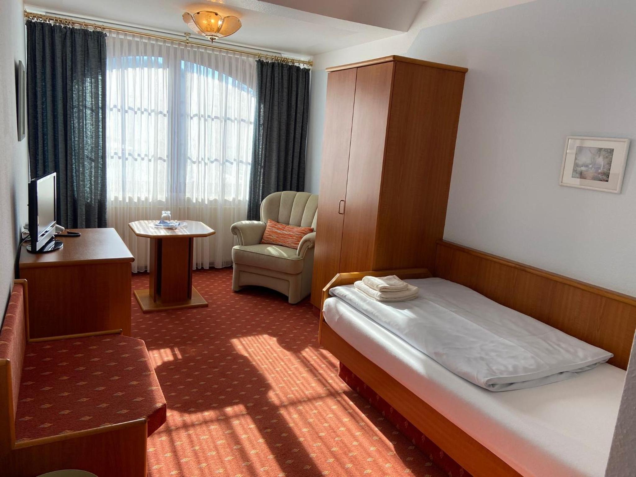 Single Room with Lake View