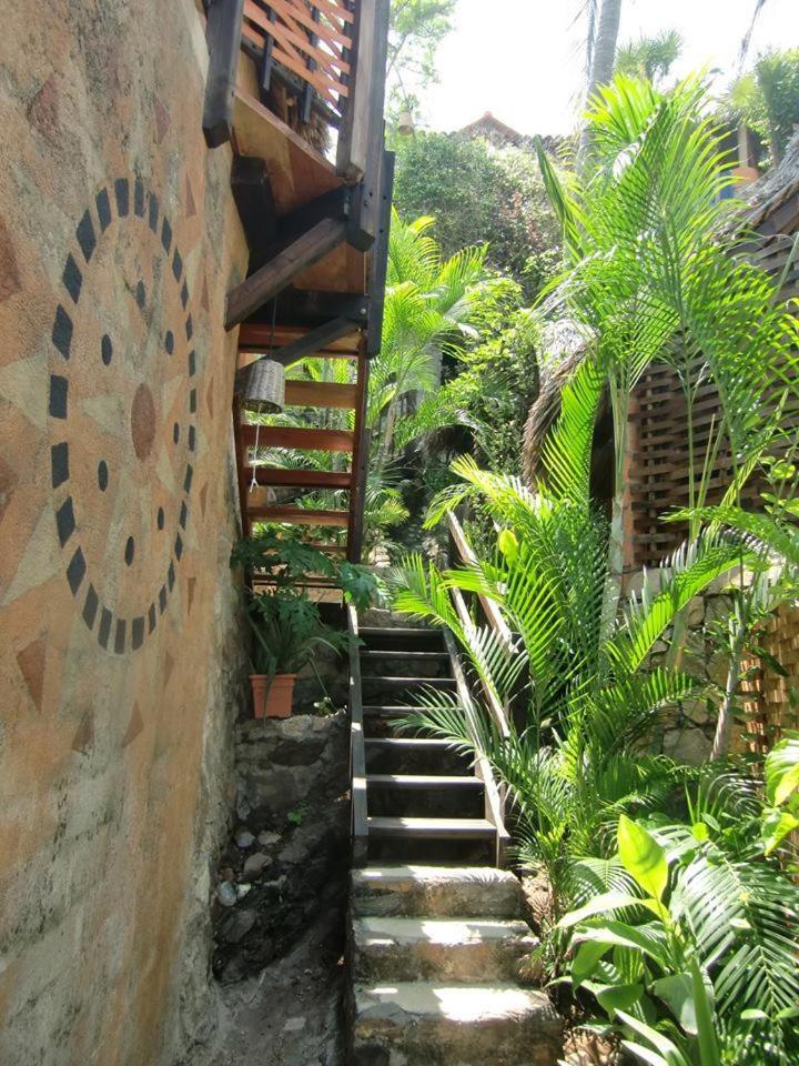 Deluxe Bungalow with Garden View photo 2