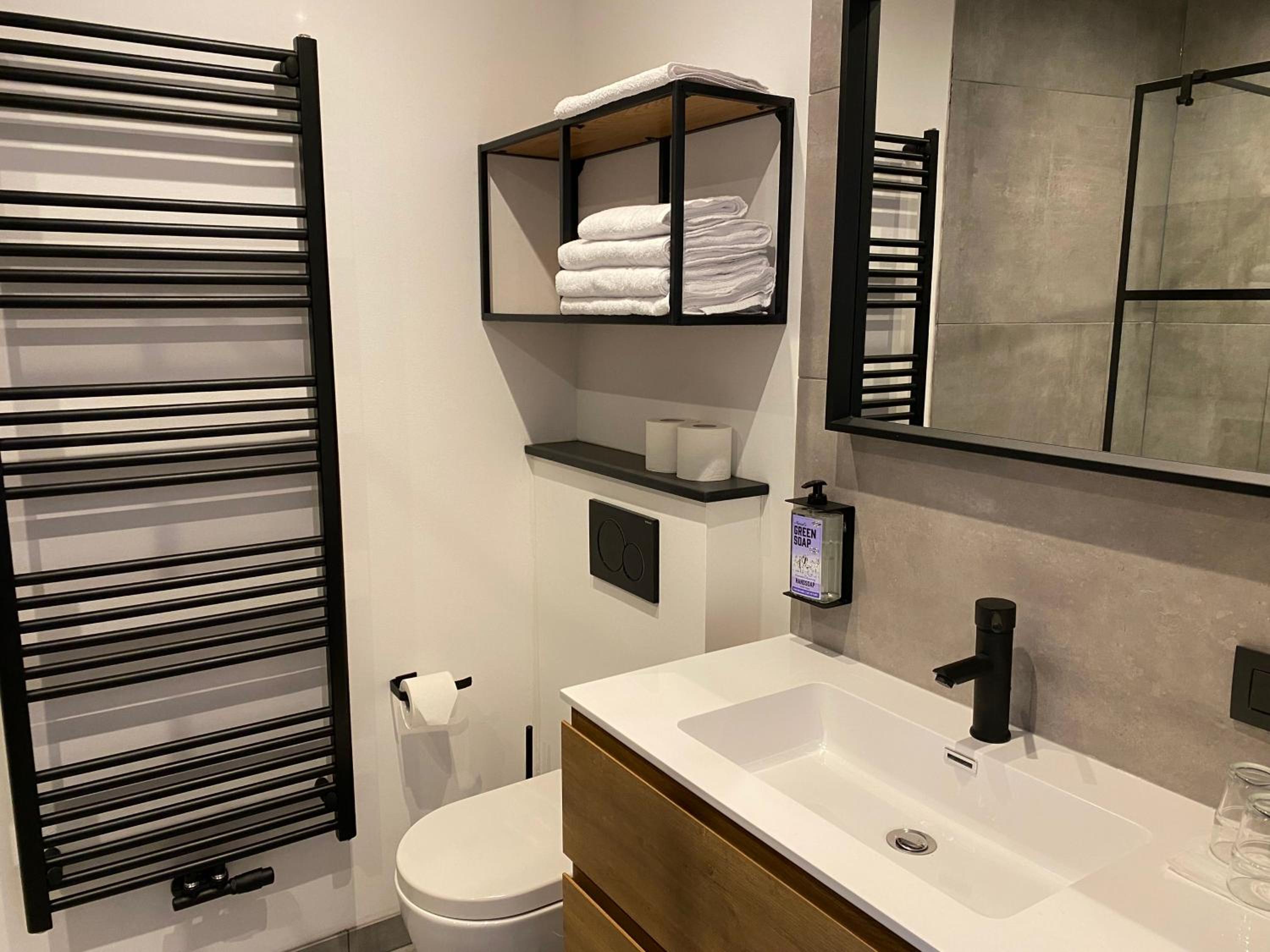 Double Room with Private Bathroom photo 3