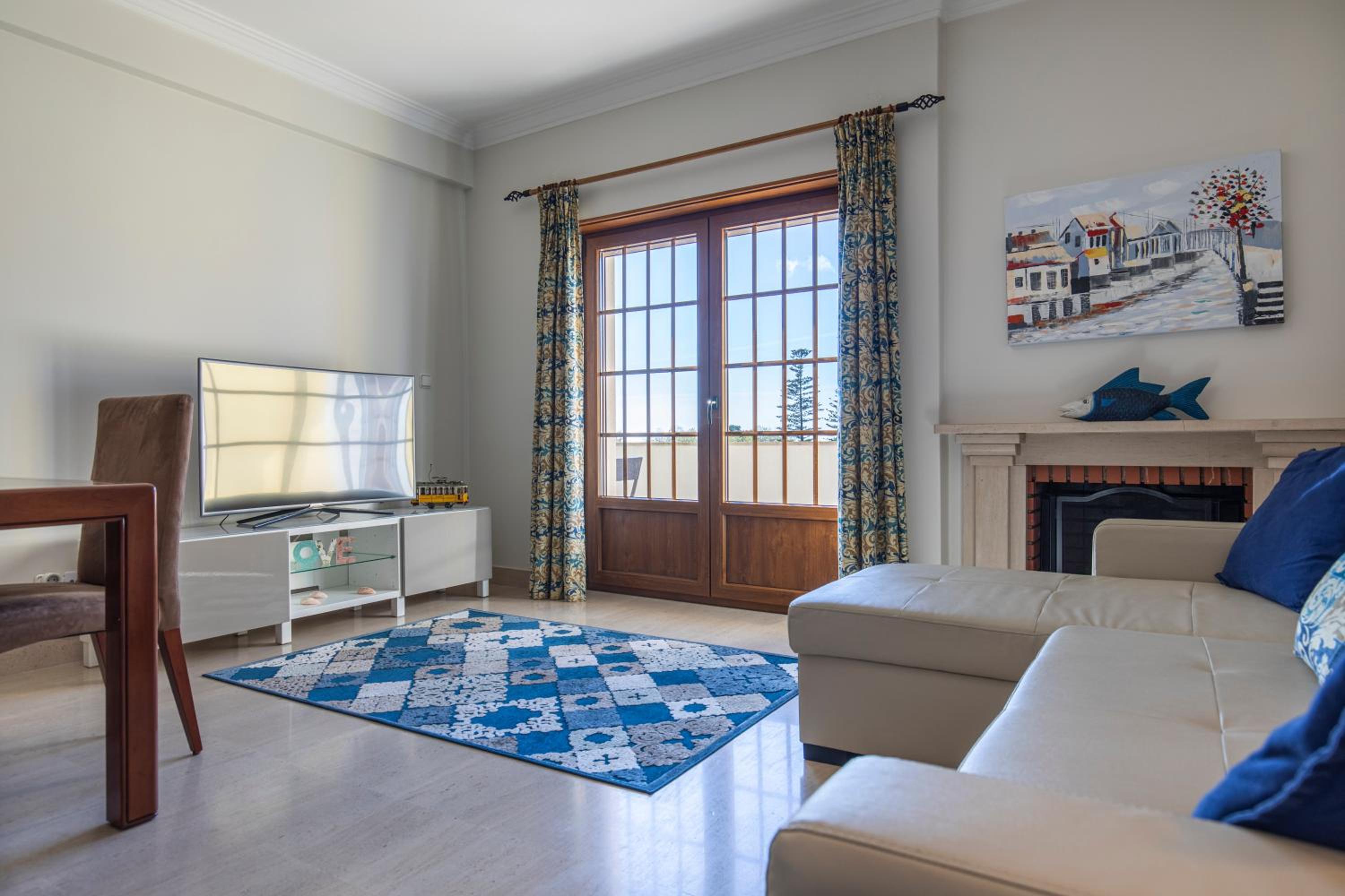 Two-Bedroom Apartment - Photo 19