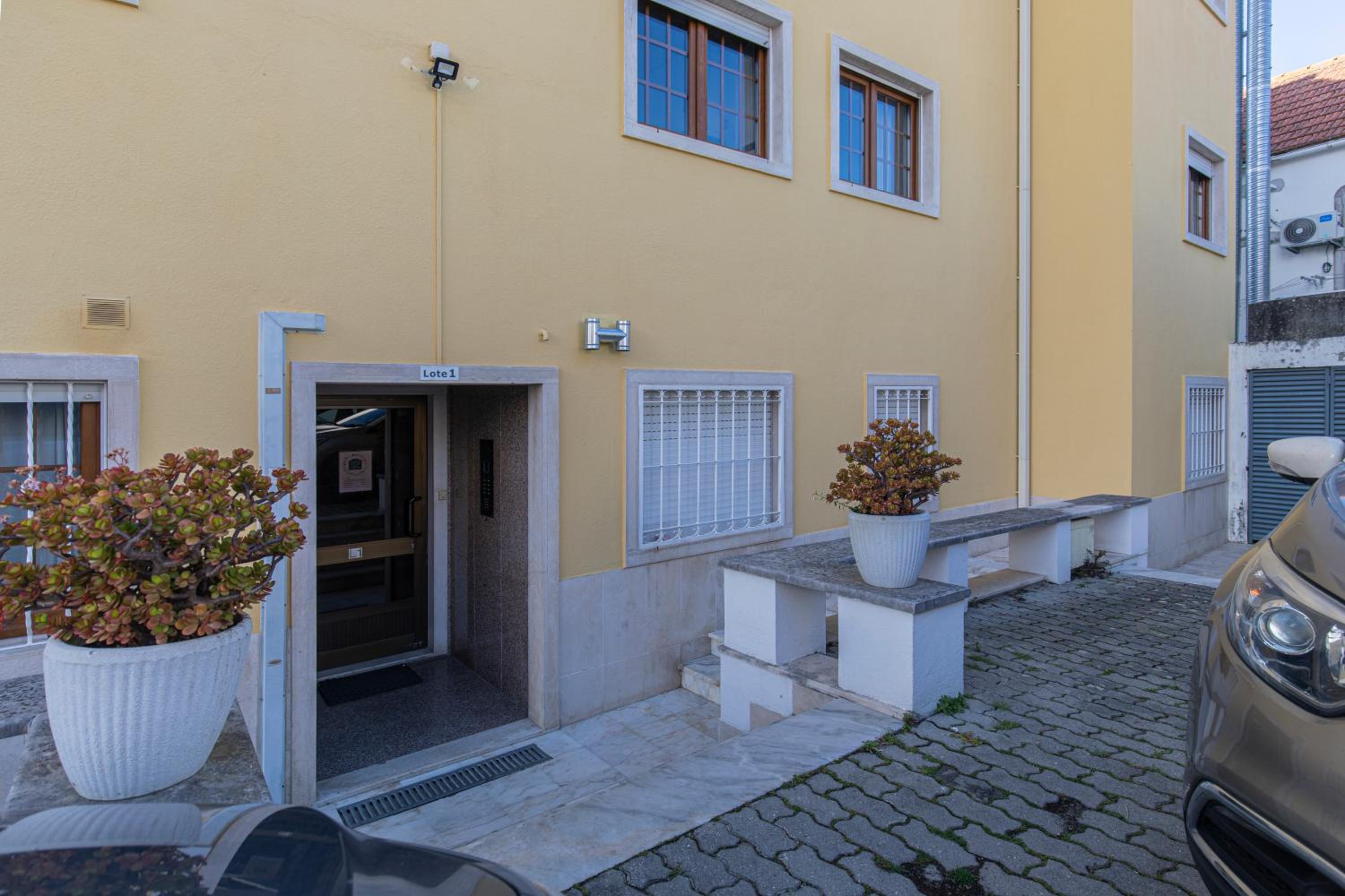 Two-Bedroom Apartment - Photo 28
