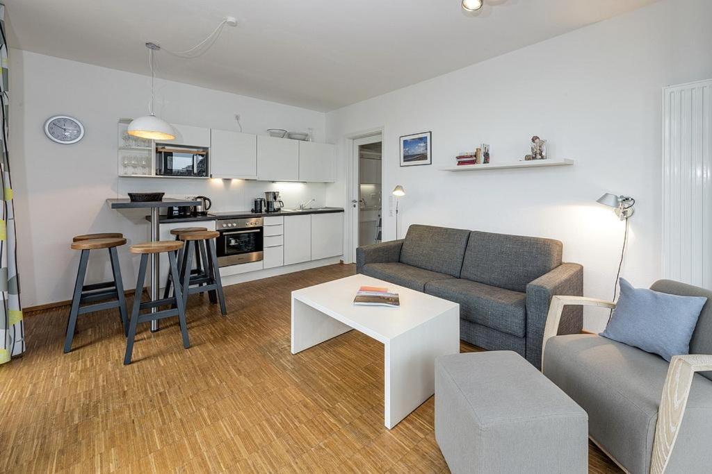 Apartment with Balcony photo 2