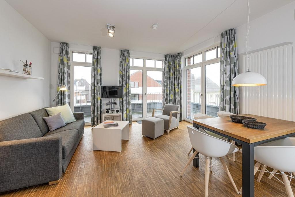 Apartment with Balcony photo 1