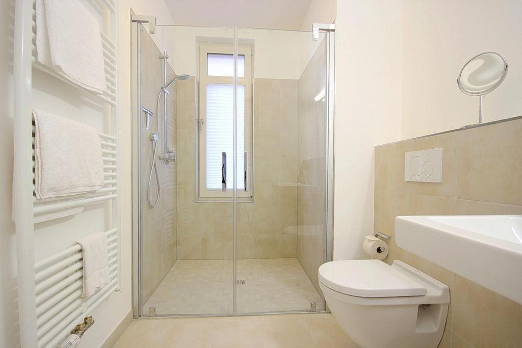 Apartment with Terrace photo 2
