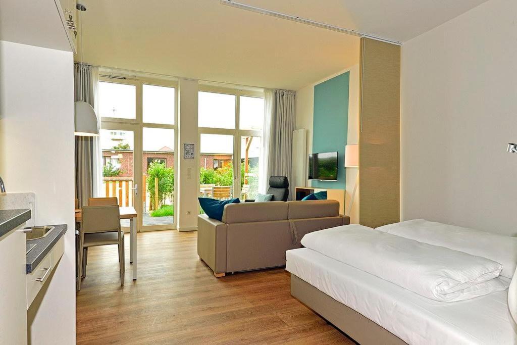 Apartment with Terrace photo 2