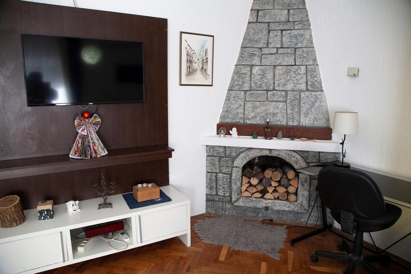 One-Bedroom Apartment - Photo 42