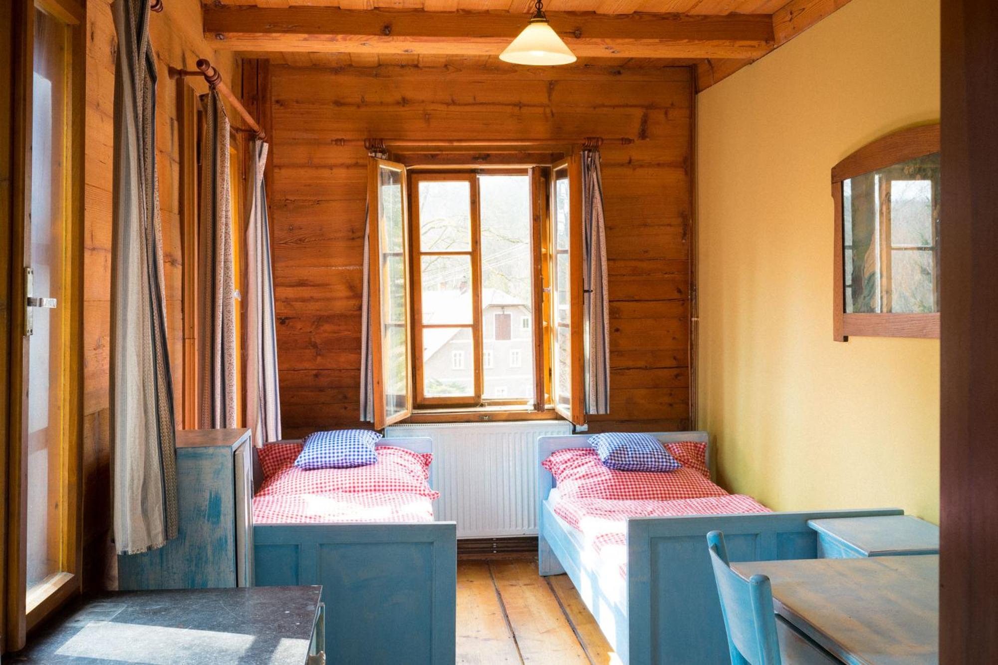 Twin Room with Private External Bathroom photo 3