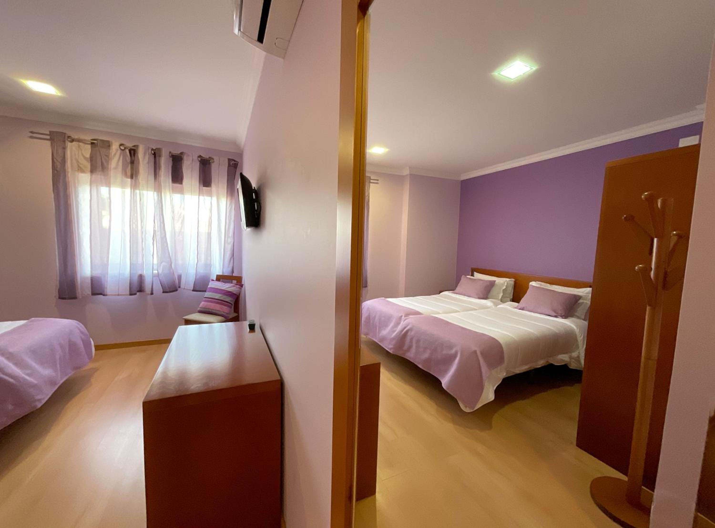 Twin Room - Photo 4