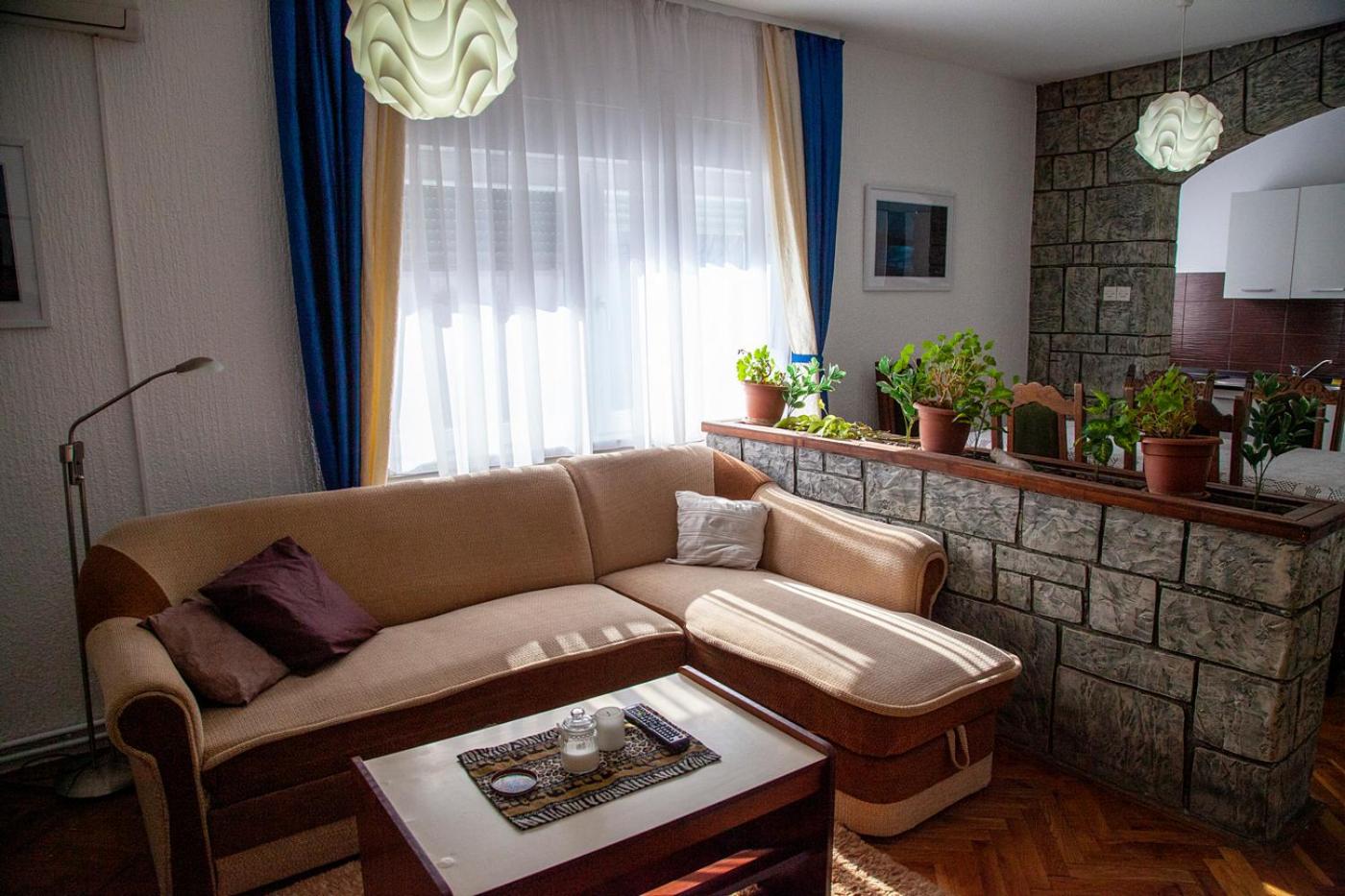 One-Bedroom Apartment - Photo 39