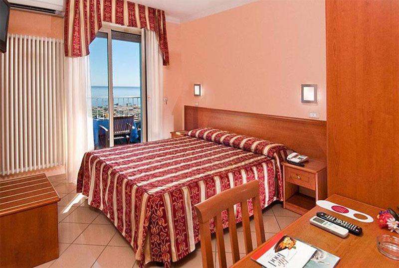 Deluxe Double Room with Balcony and Sea View - Photo 1