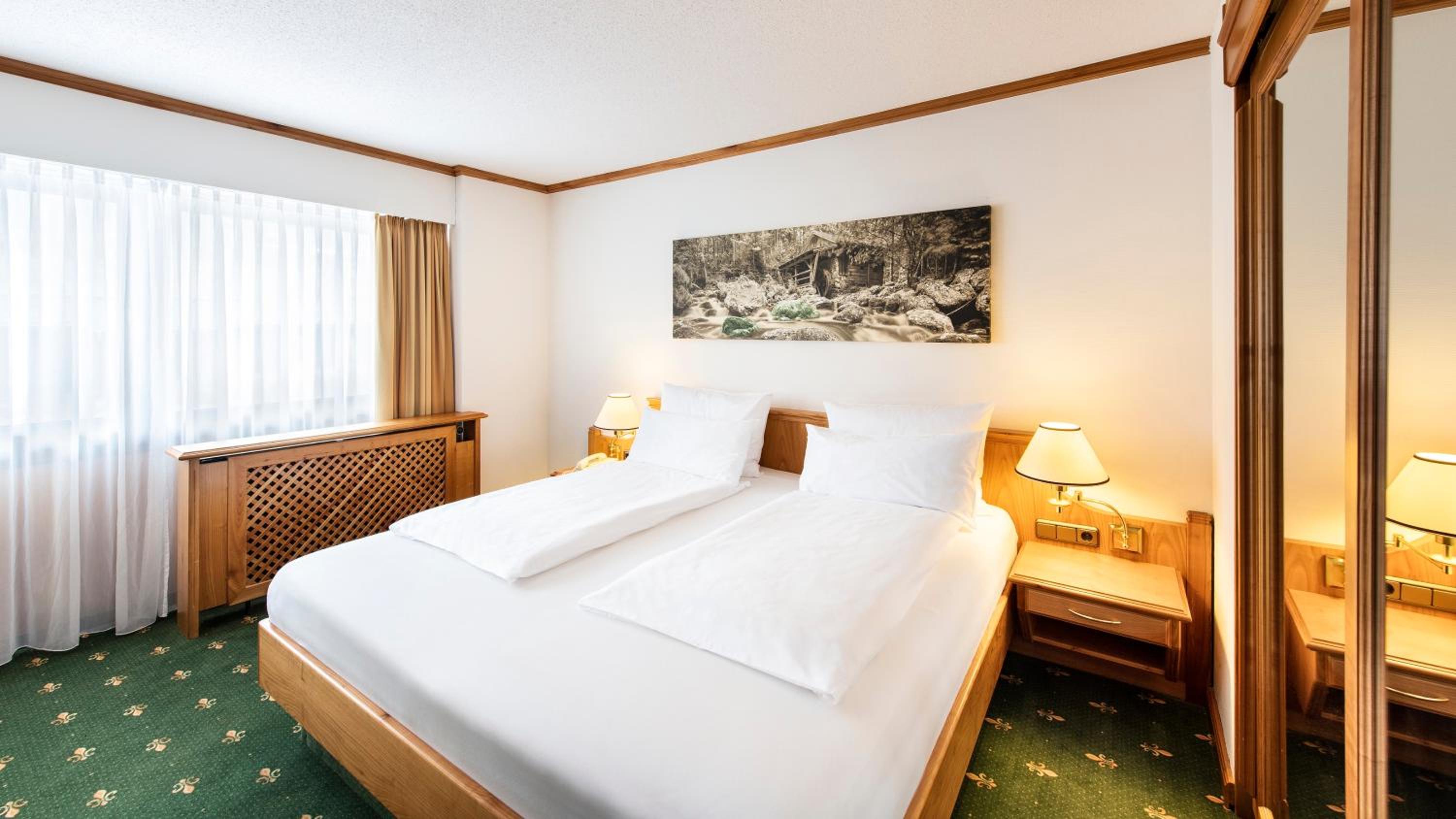 Panoramic Suite with Balcony - Photo 4