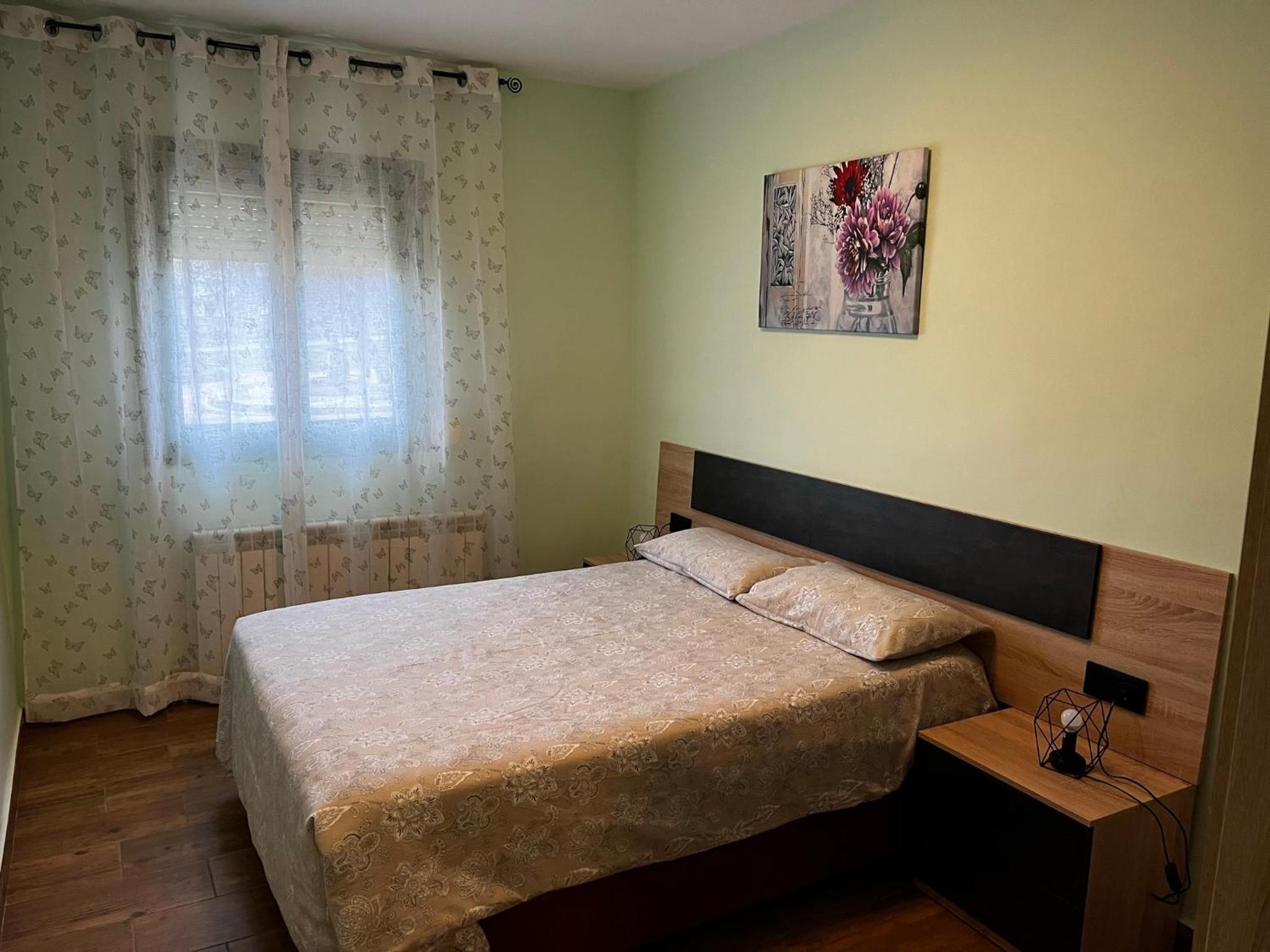 Two-Bedroom House - Photo 8