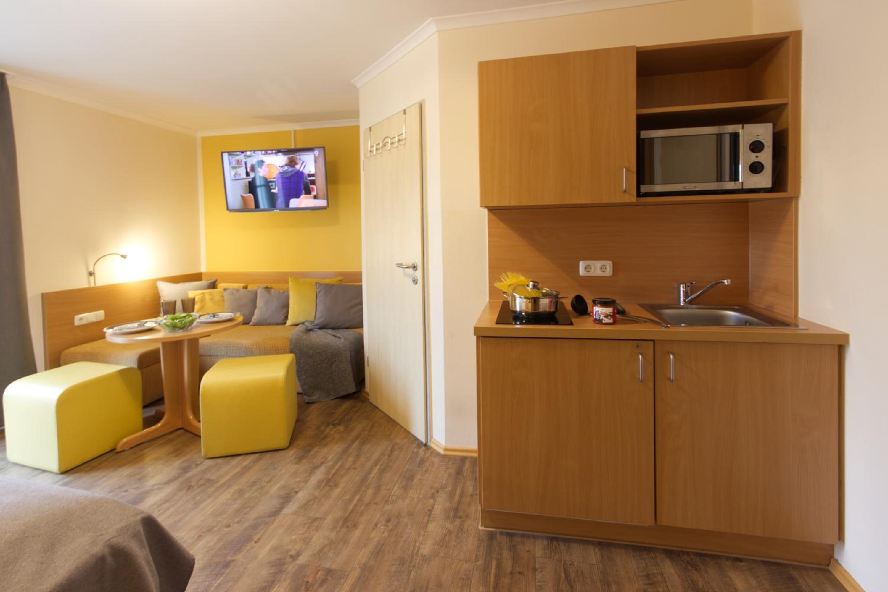 Family Room (3 Adults) with Kitchenette photo 3