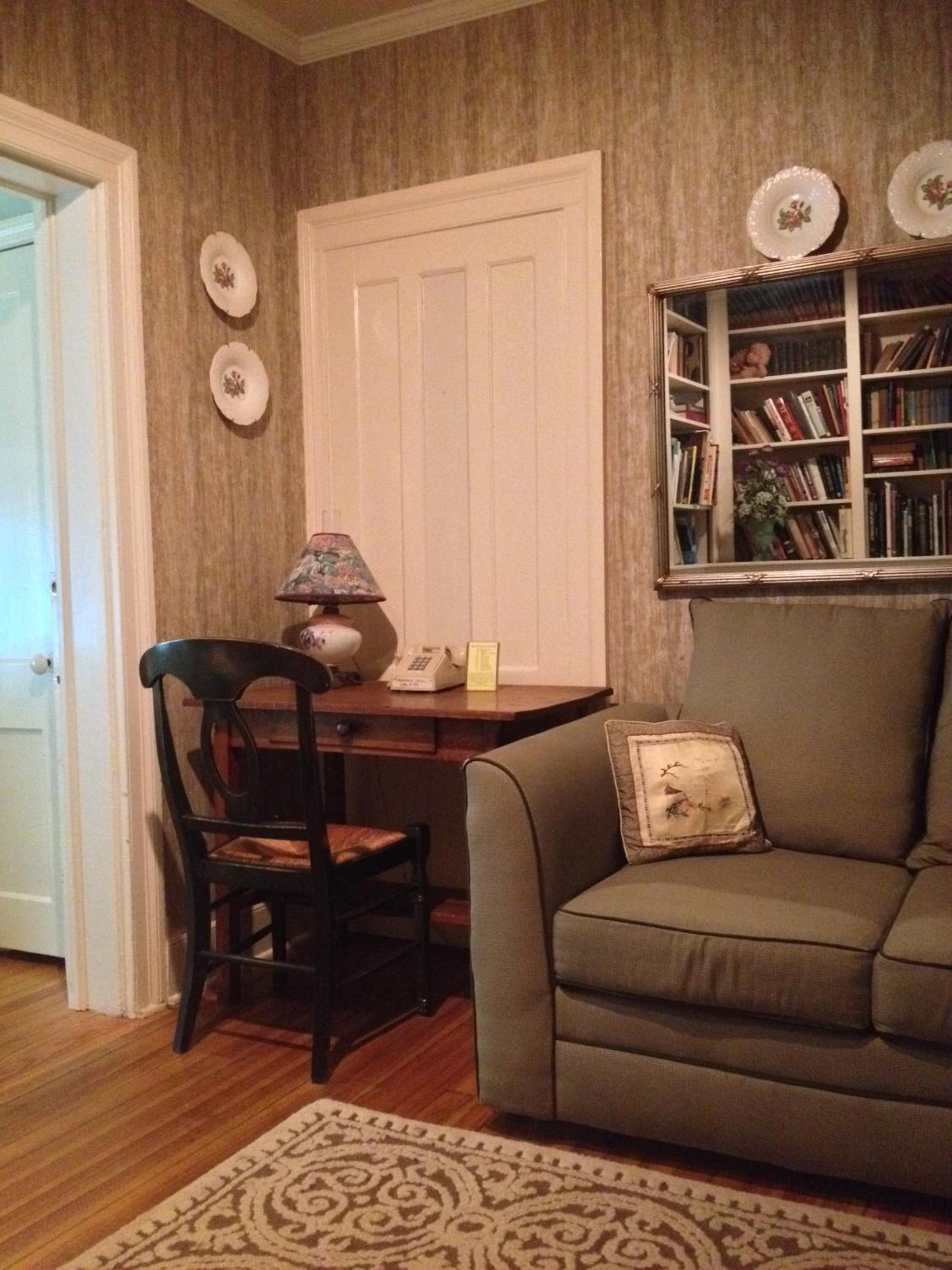 Queen Suite photo 2