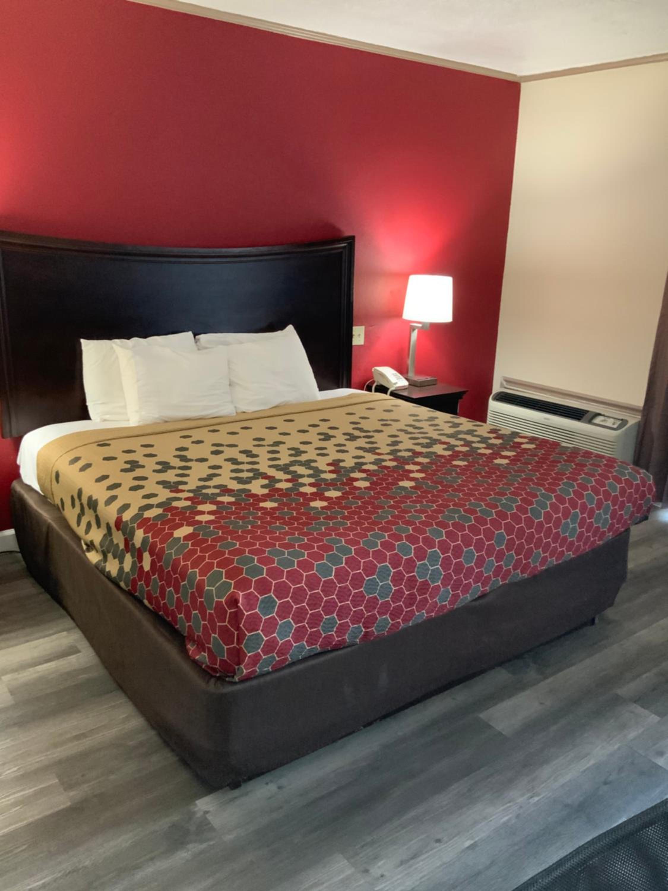 King Bed Non-Smoking - Photo 6