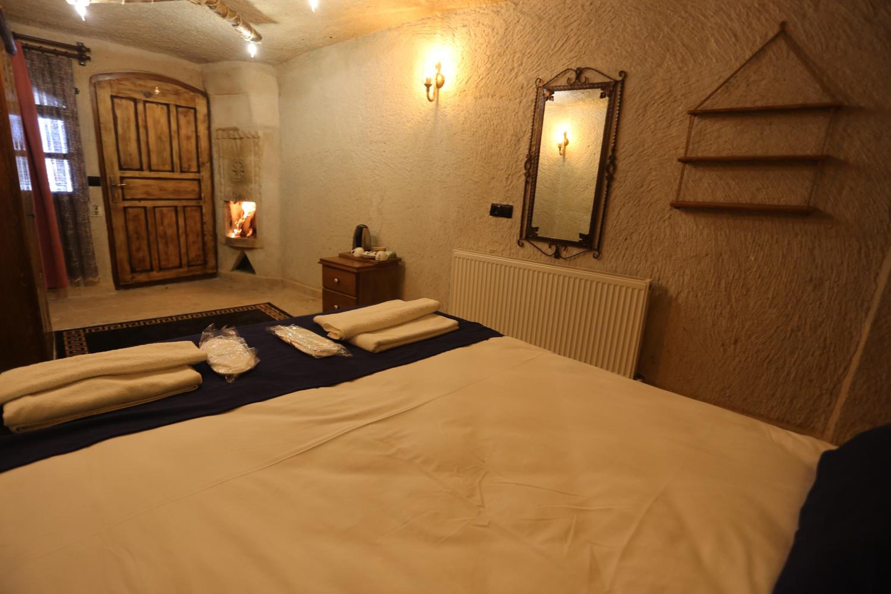 Deluxe Suite - Photo 1