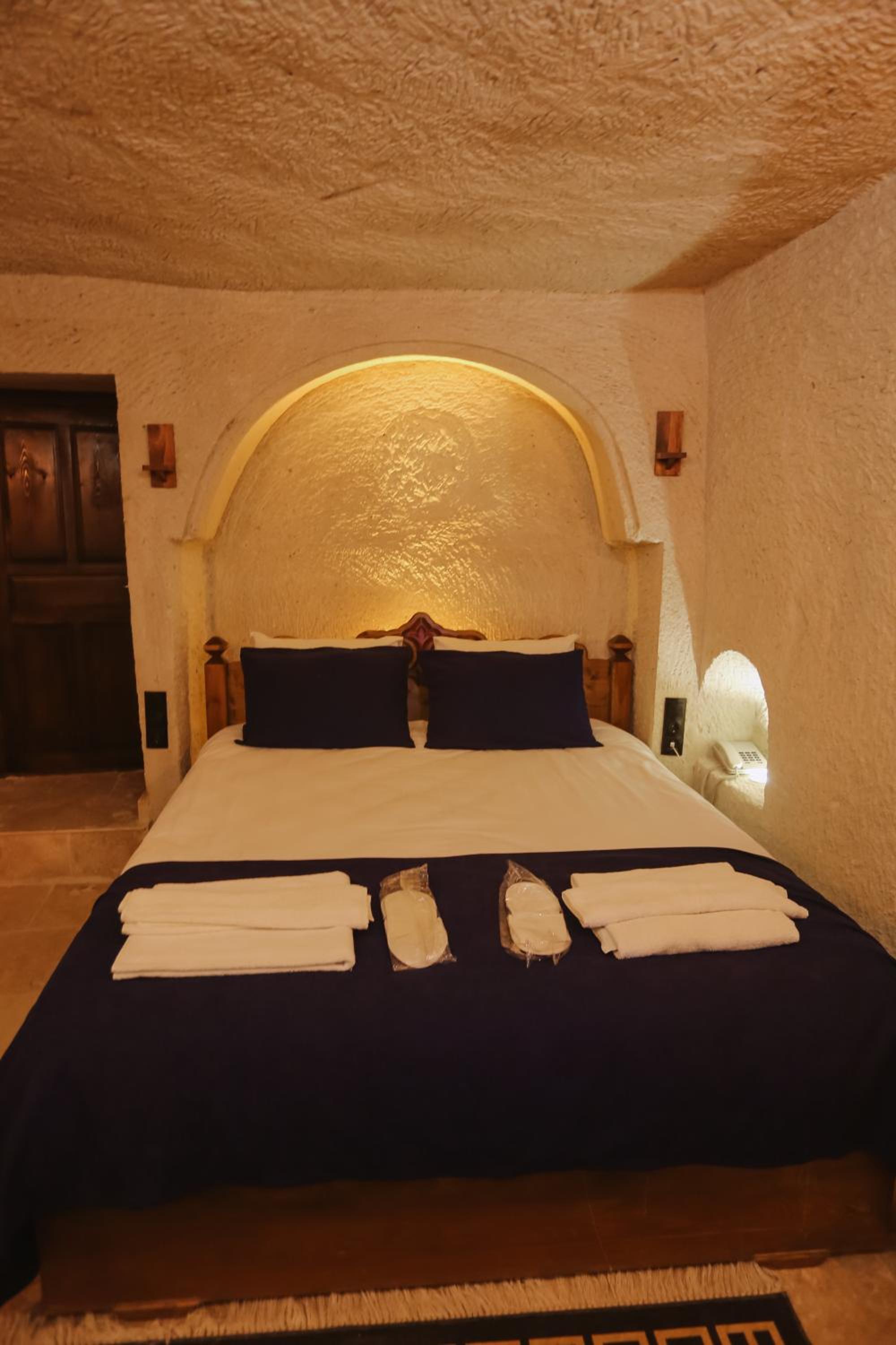 Deluxe Suite - Photo 5