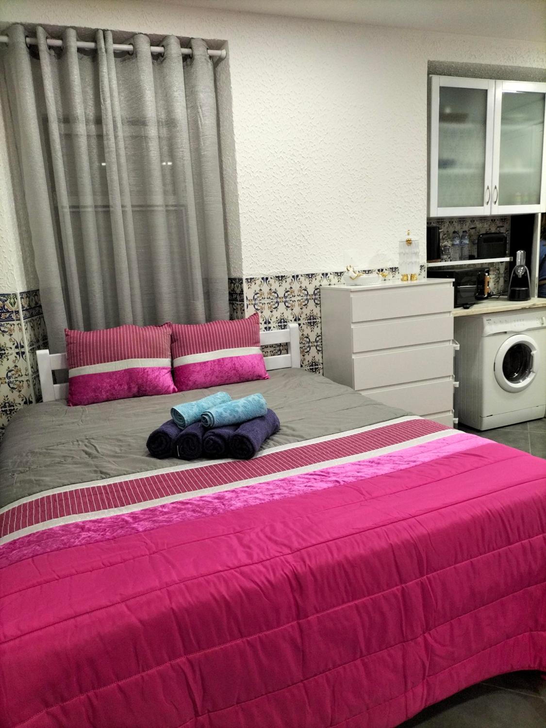 One-Bedroom House - Photo 17