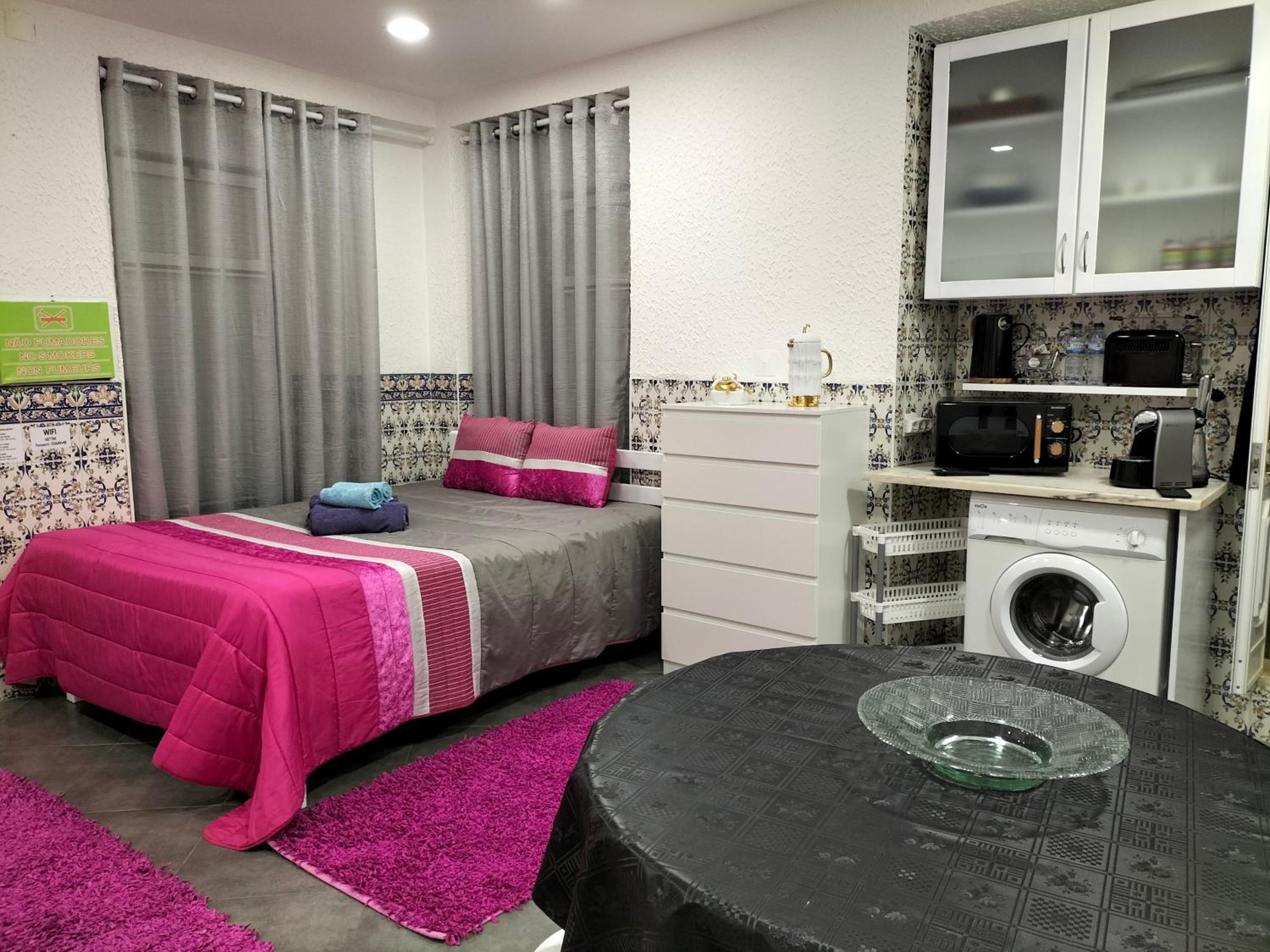 One-Bedroom House - Photo 19