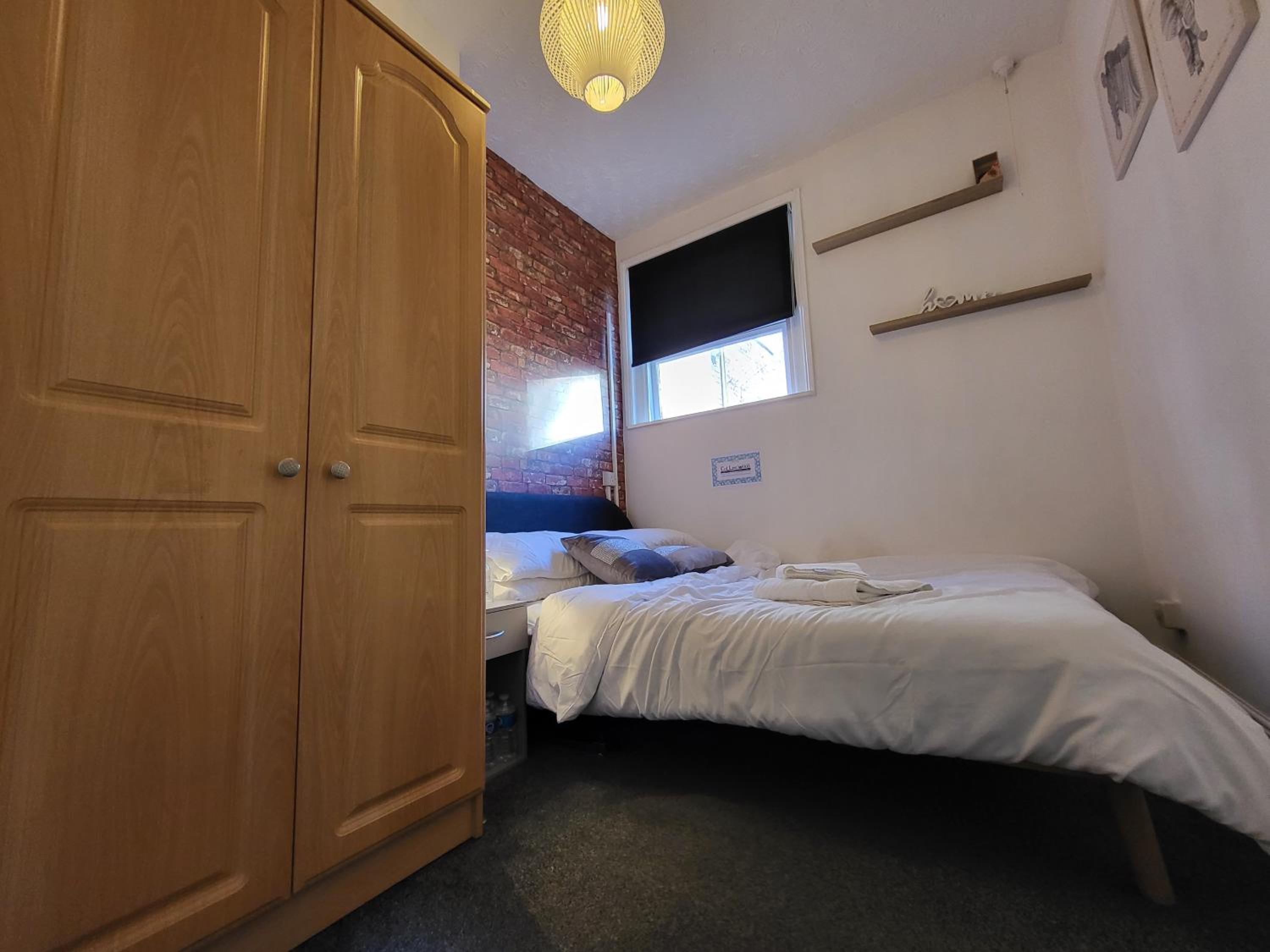Double Room with Shared Bathroom photo 1