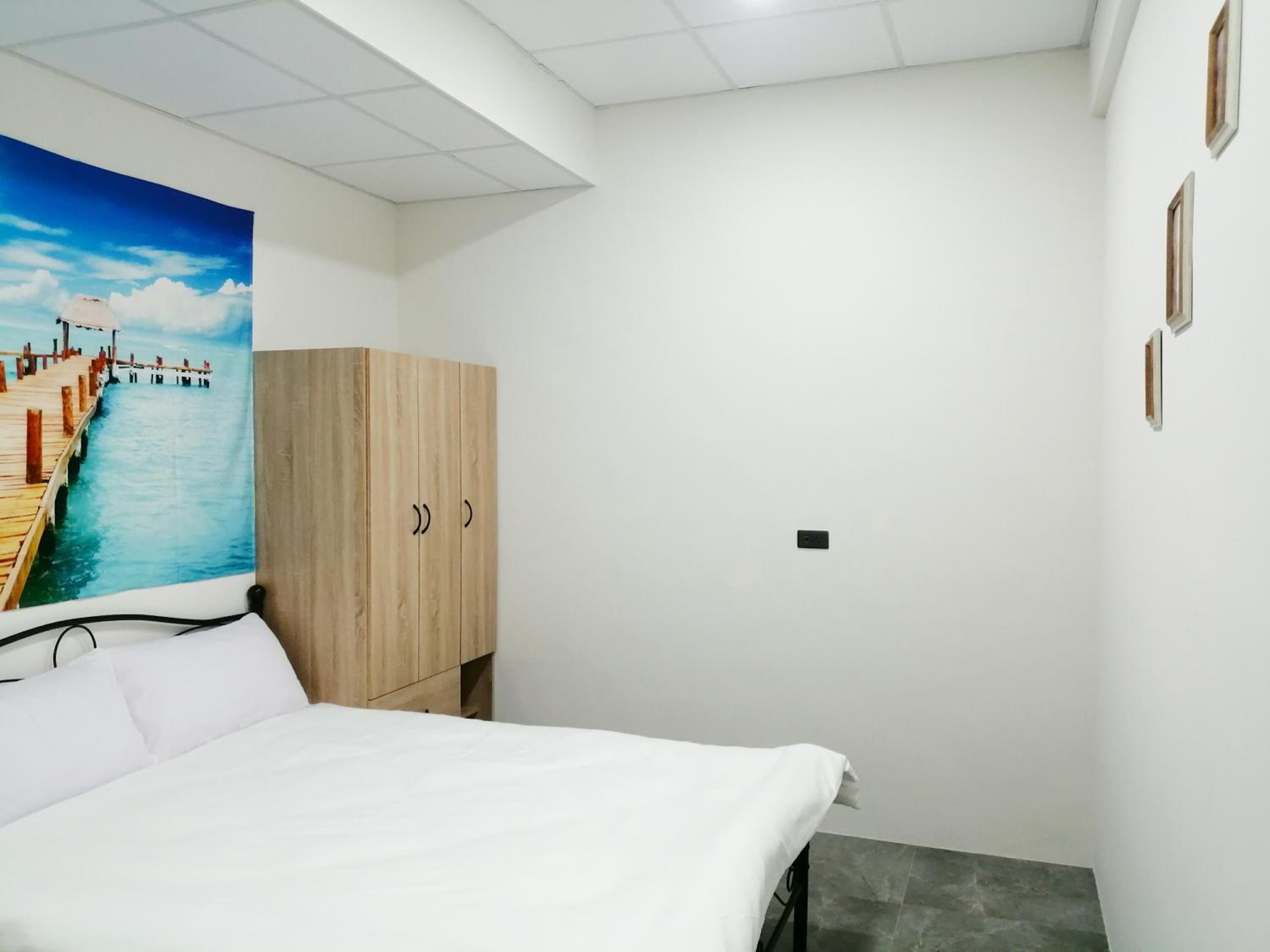 Double Room with Shared Bathroom photo 2