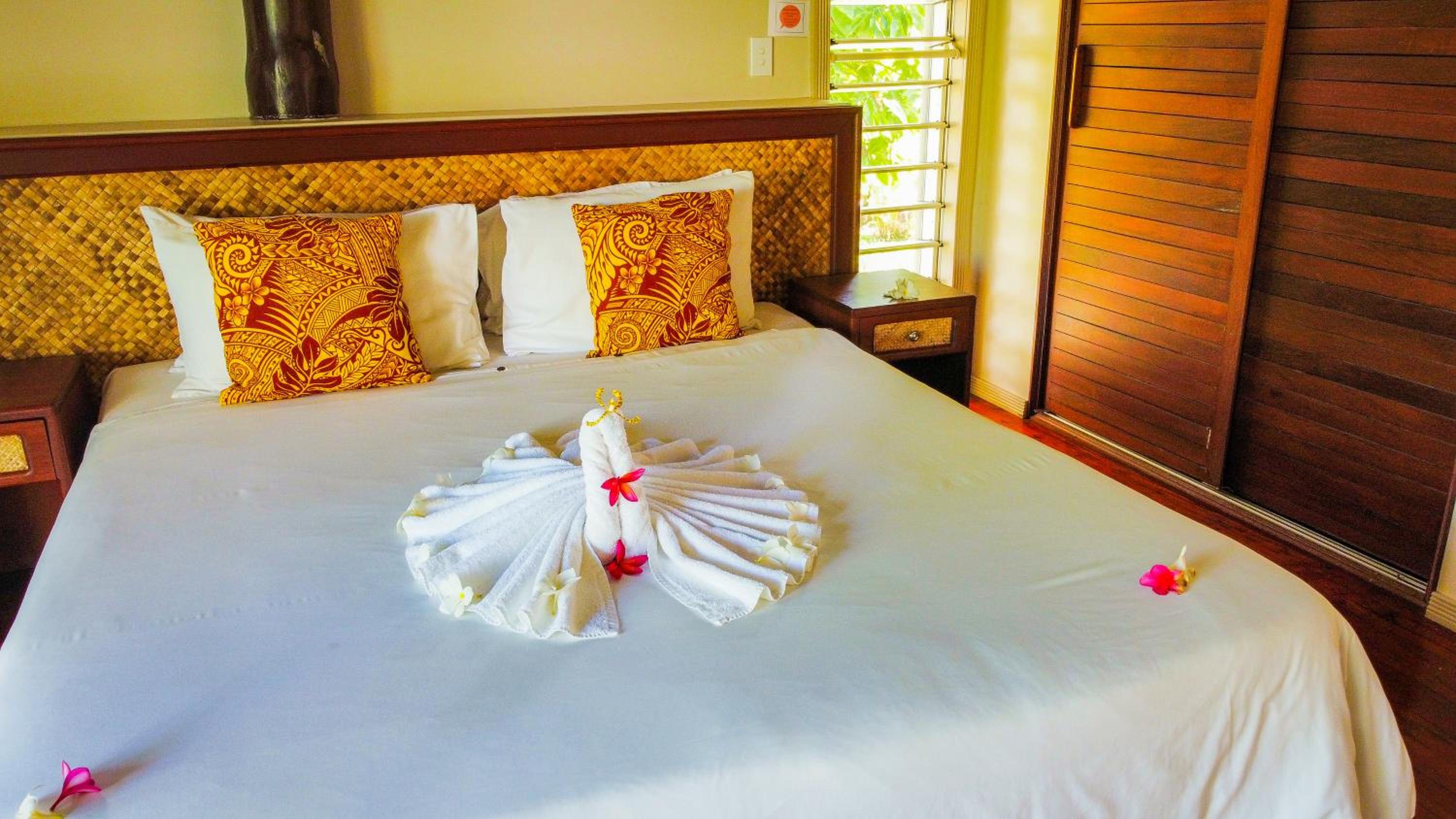 Bed & Sleeping Area