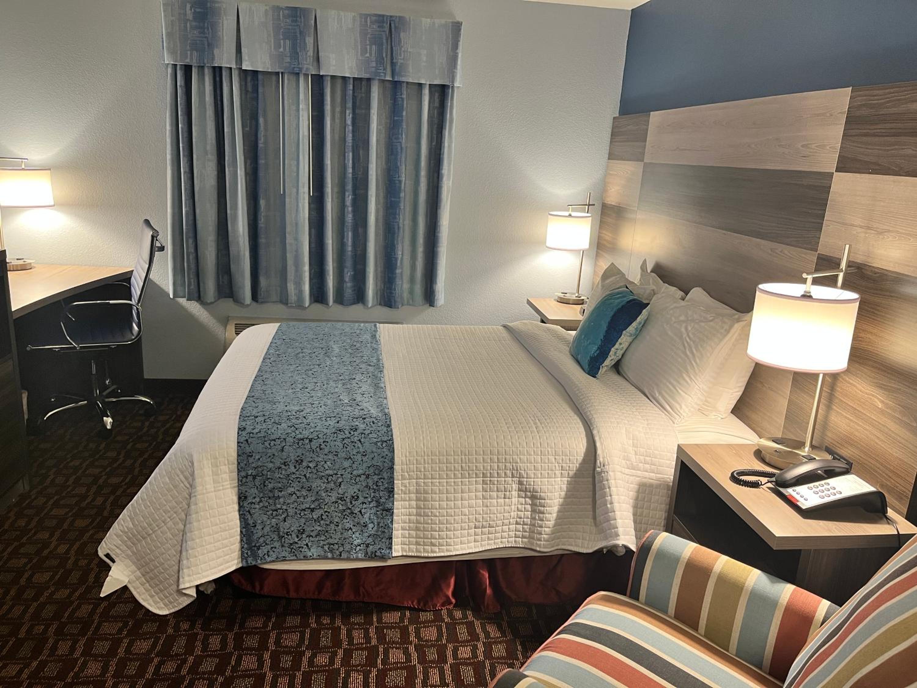 Queen Room - Disability Access - Photo 4