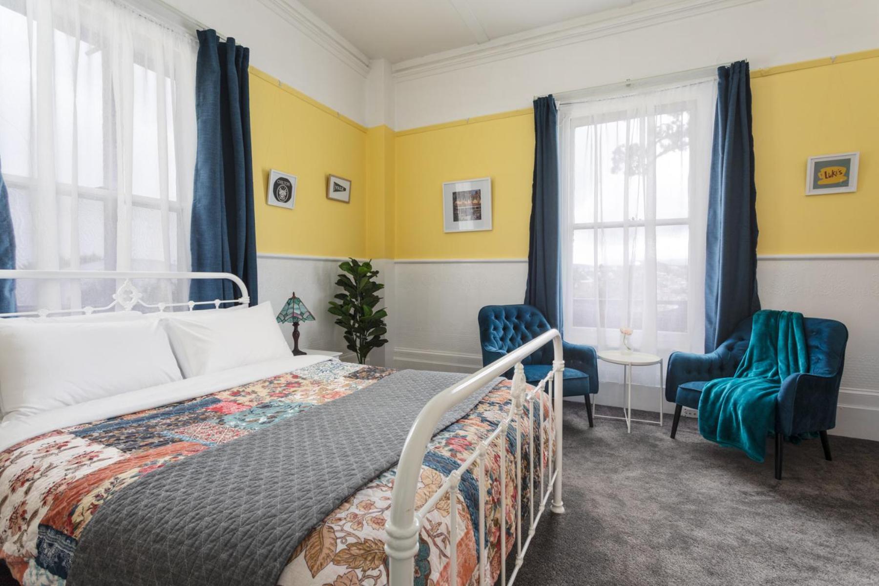 Lorelai – Deluxe Queen Room, downstairs photo 3