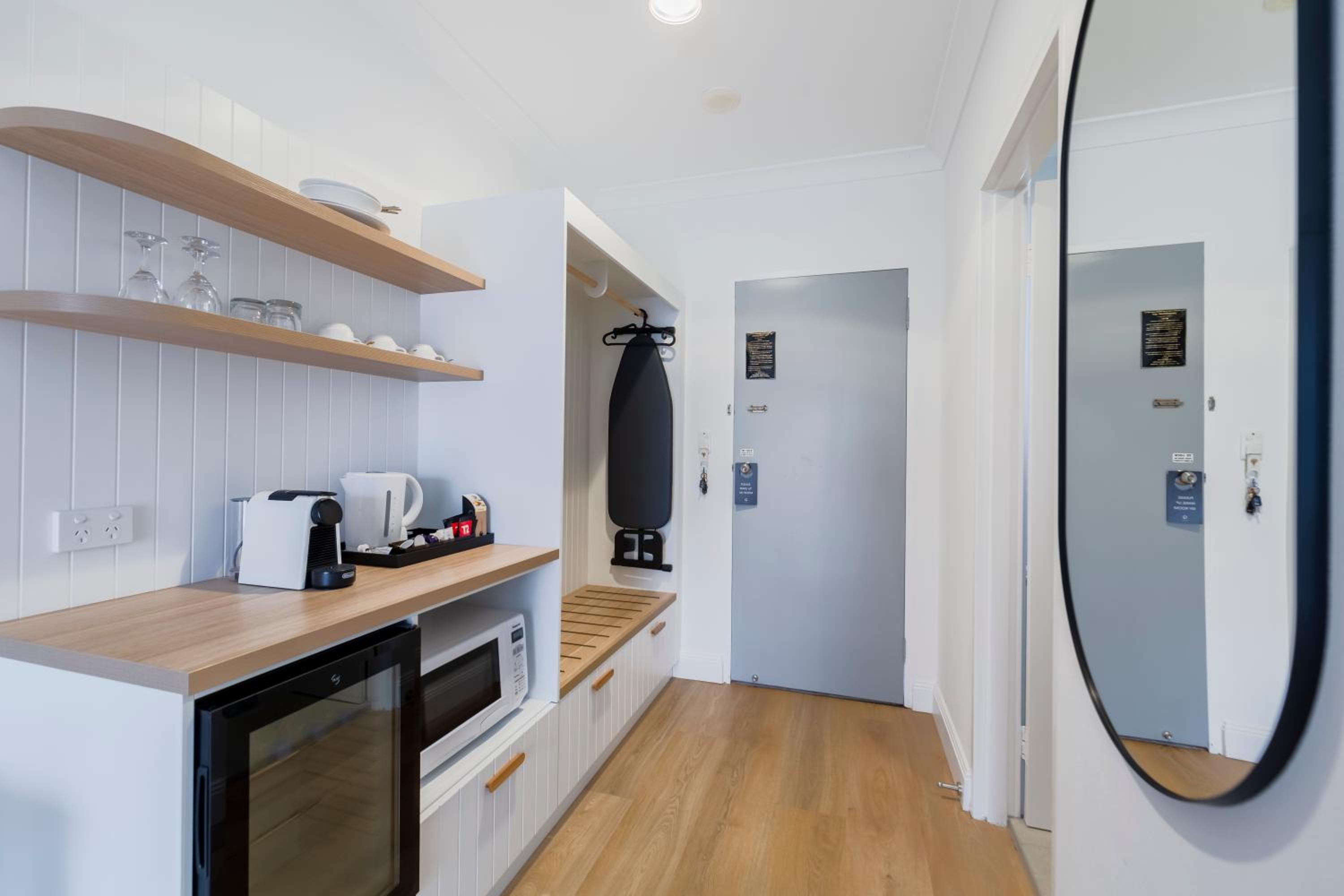 Triple Room With Pool View - Non Smoking/Ground Floor photo 3