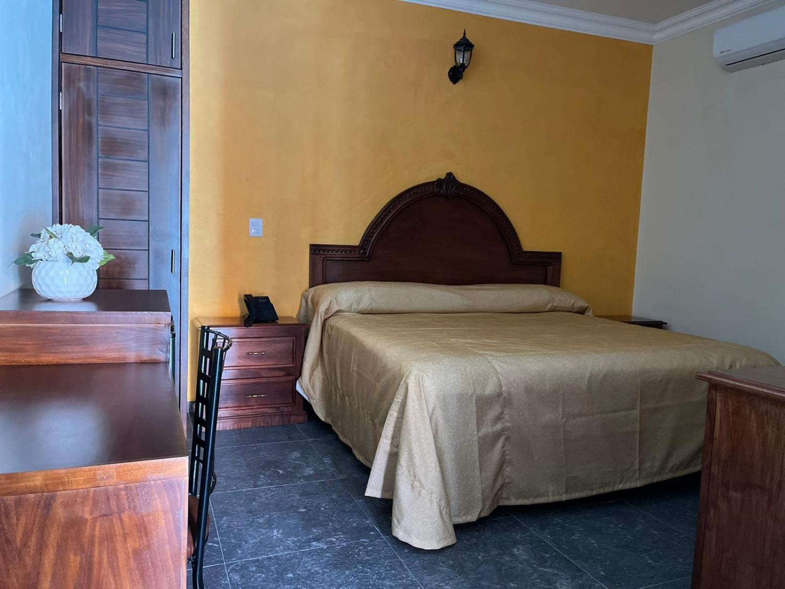Double or Twin Room photo 2