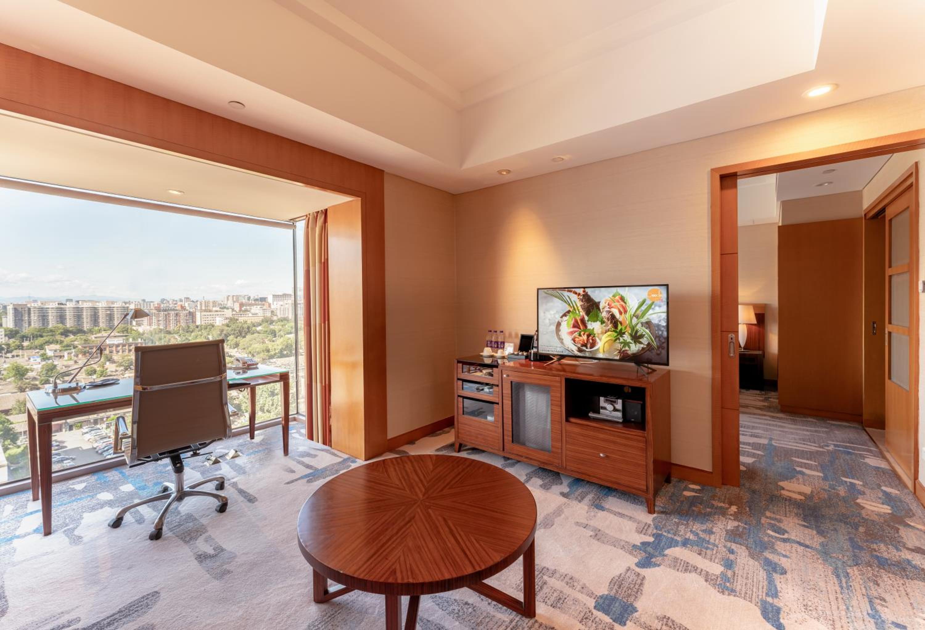 Deluxe Suite - Photo 3