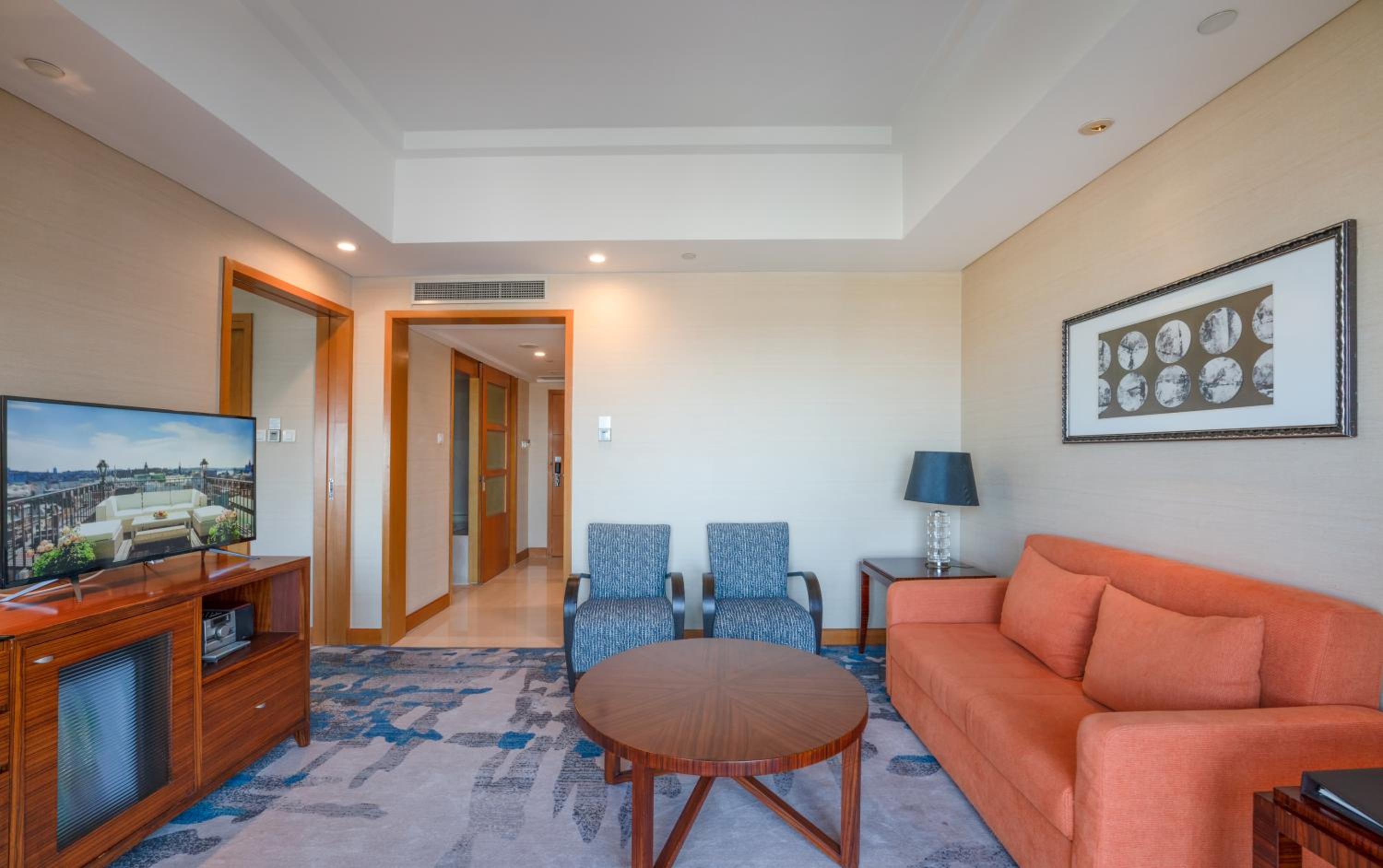 Deluxe Suite - Photo 2