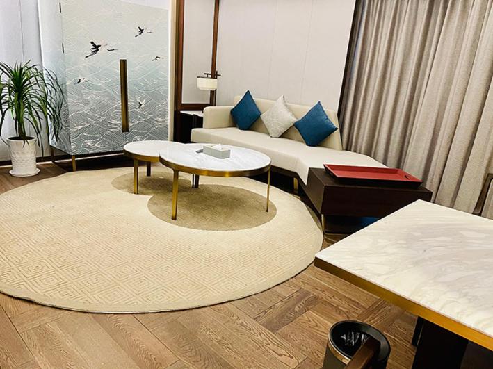 Business Suite - Photo 3