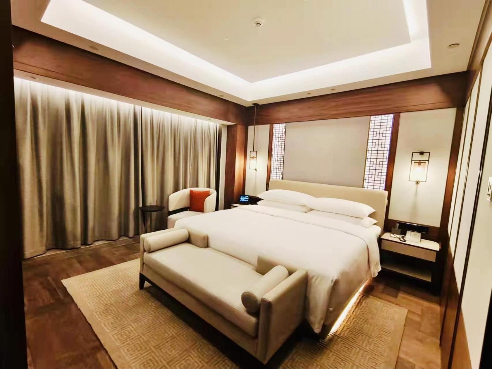 Business Suite - Photo 4