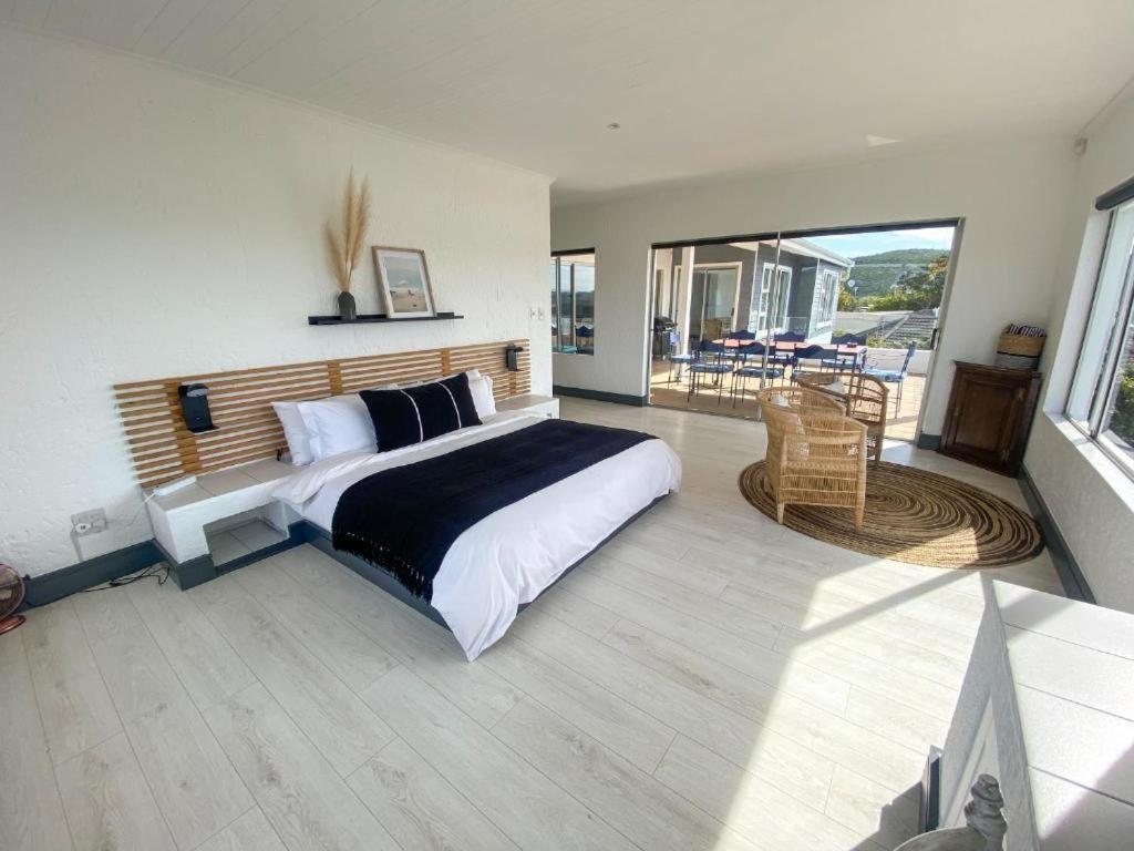 Deluxe Double Room With Balcony And Sea View