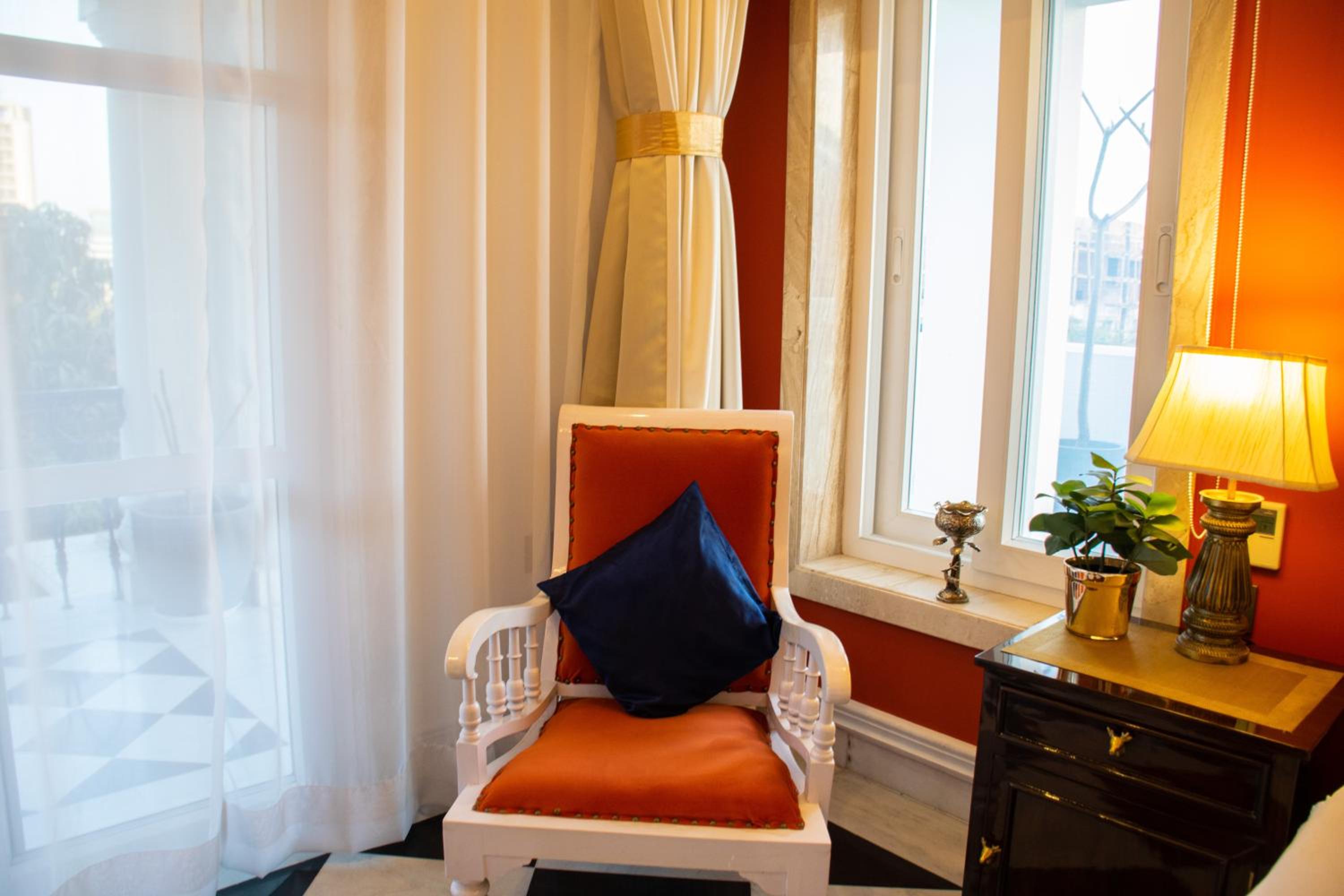 Executive Suite - Photo 43