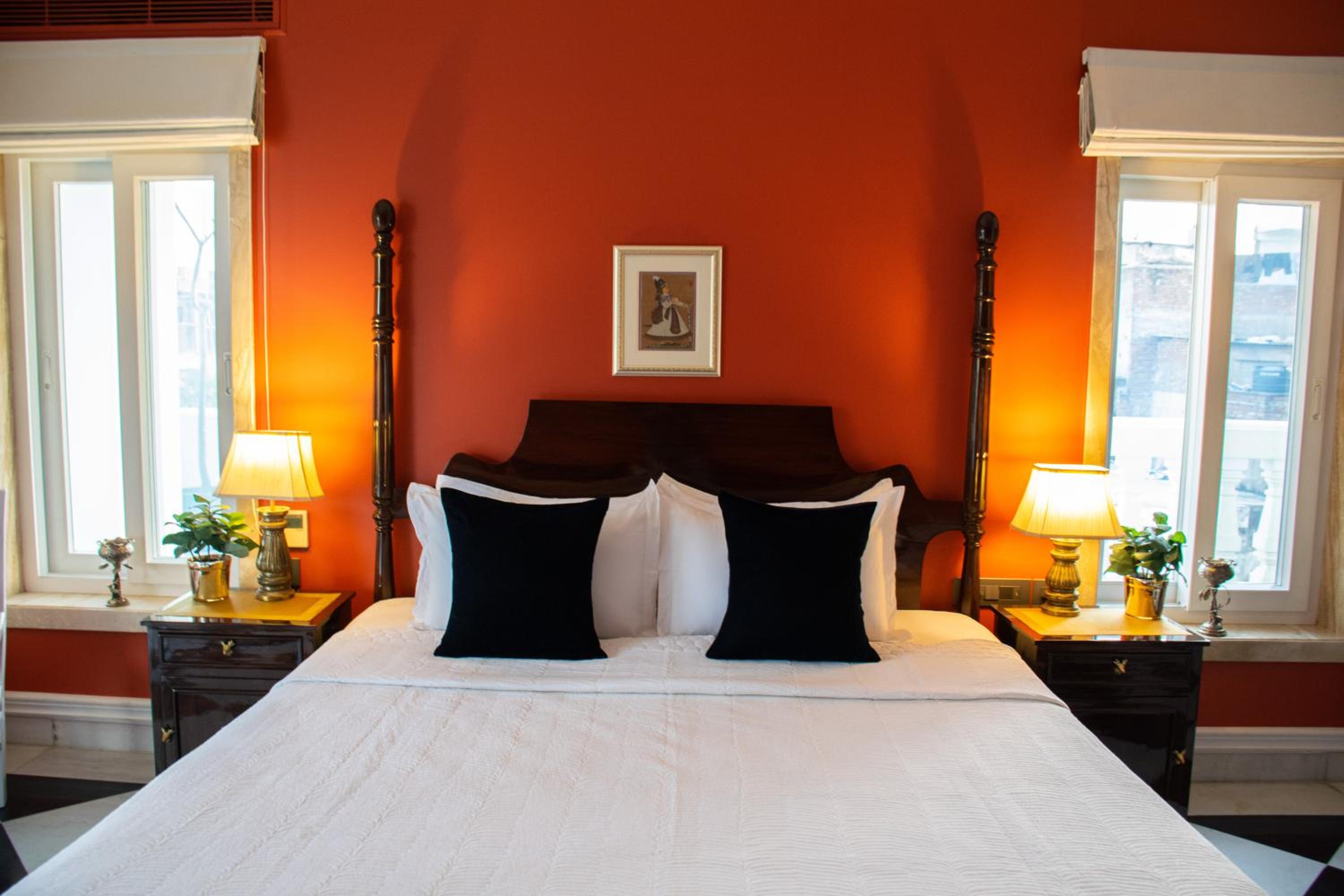 Executive Suite - Photo 44