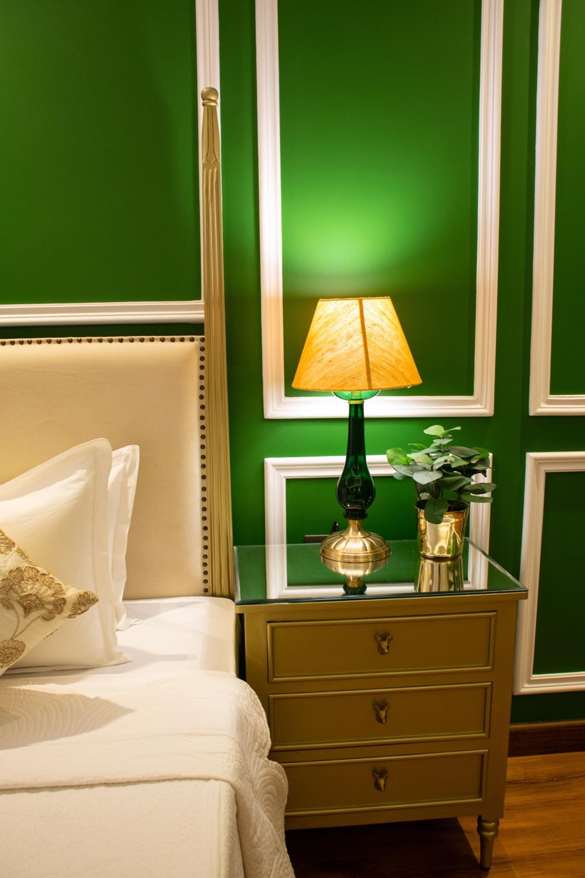 Executive Suite - Photo 46