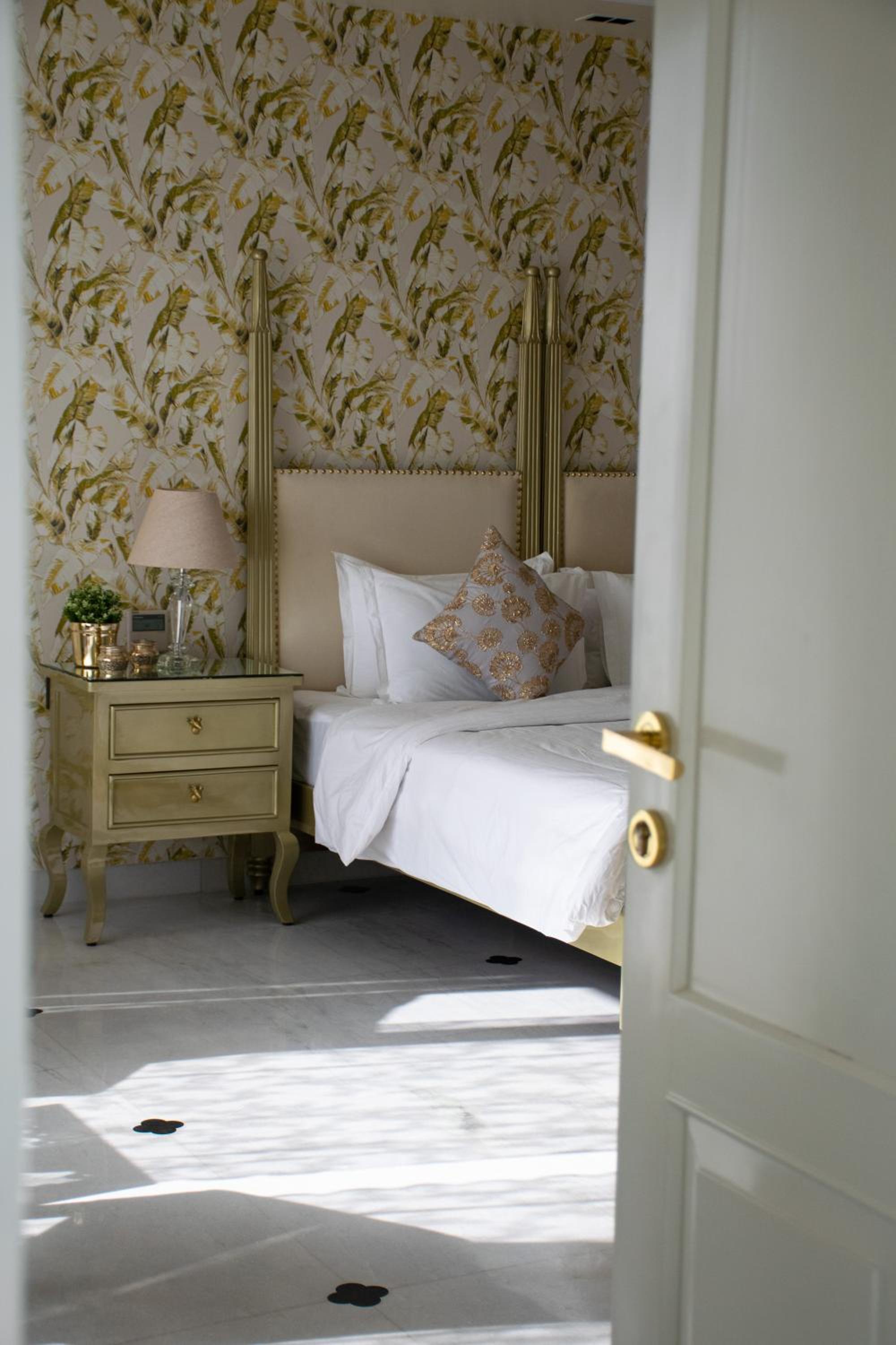 Executive Suite - Photo 39